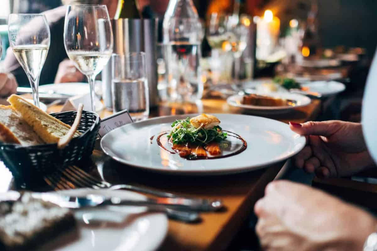 fine dining restaurant, gourmet dish, seared fish, SD Desktop Wallpaper