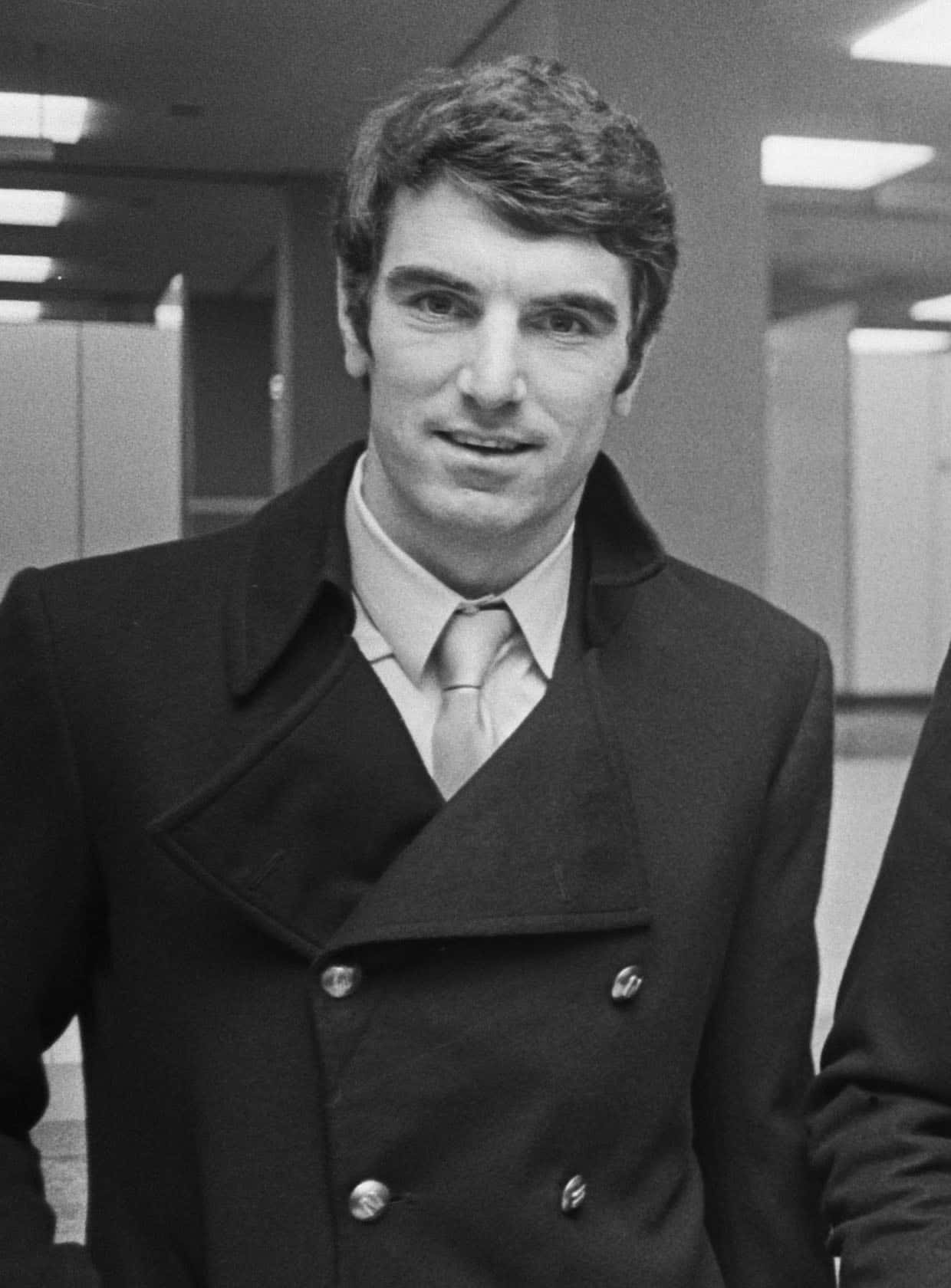 Dino Zoff, black and white portrait, double-breasted coat, HD Phone Wallpaper