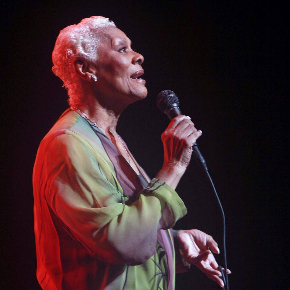 Dionne Warwick, short white hair, microphone, SD Desktop Wallpaper