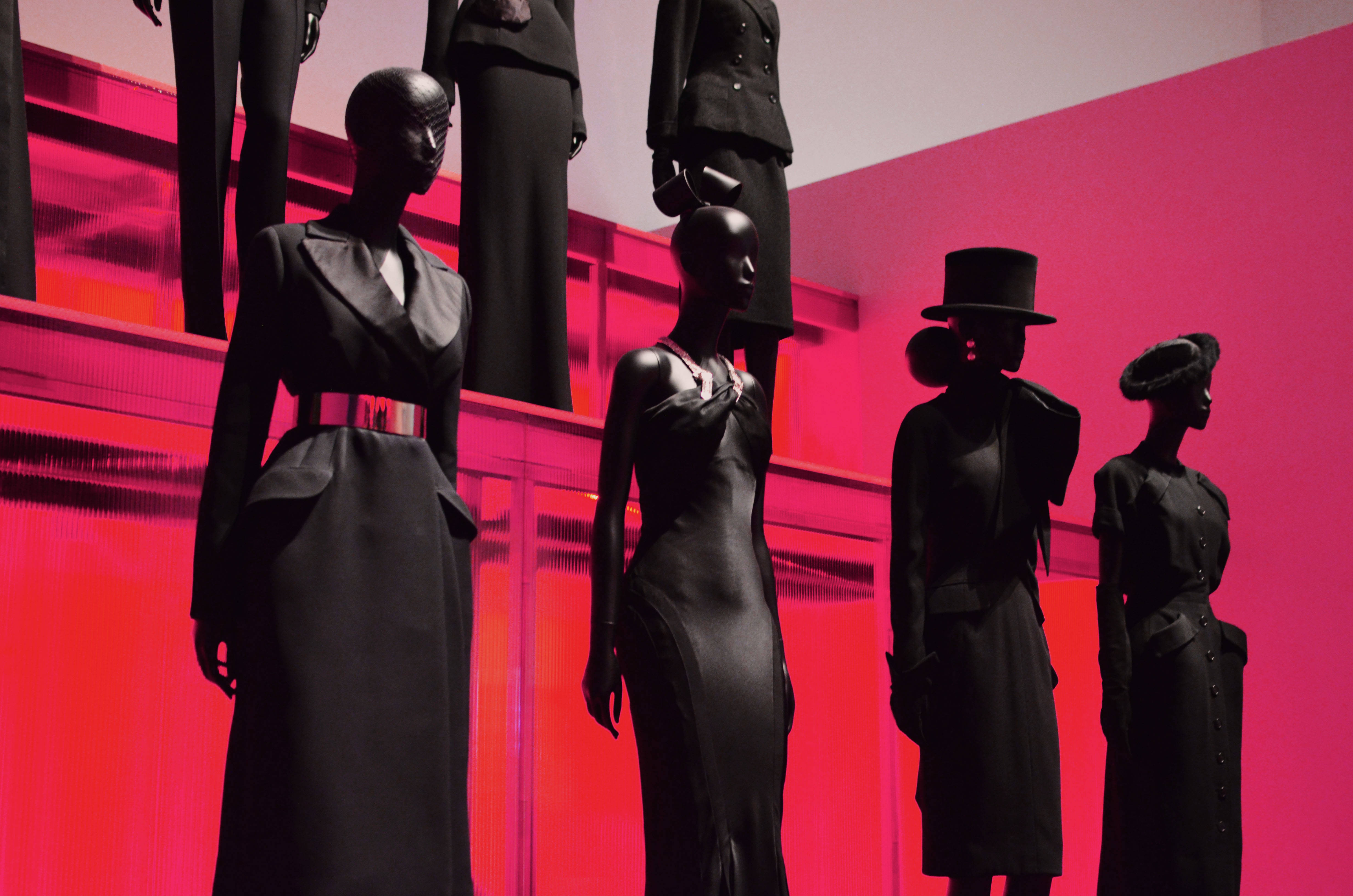 Dior, black mannequin, vintage attire, 4K Desktop Wallpaper