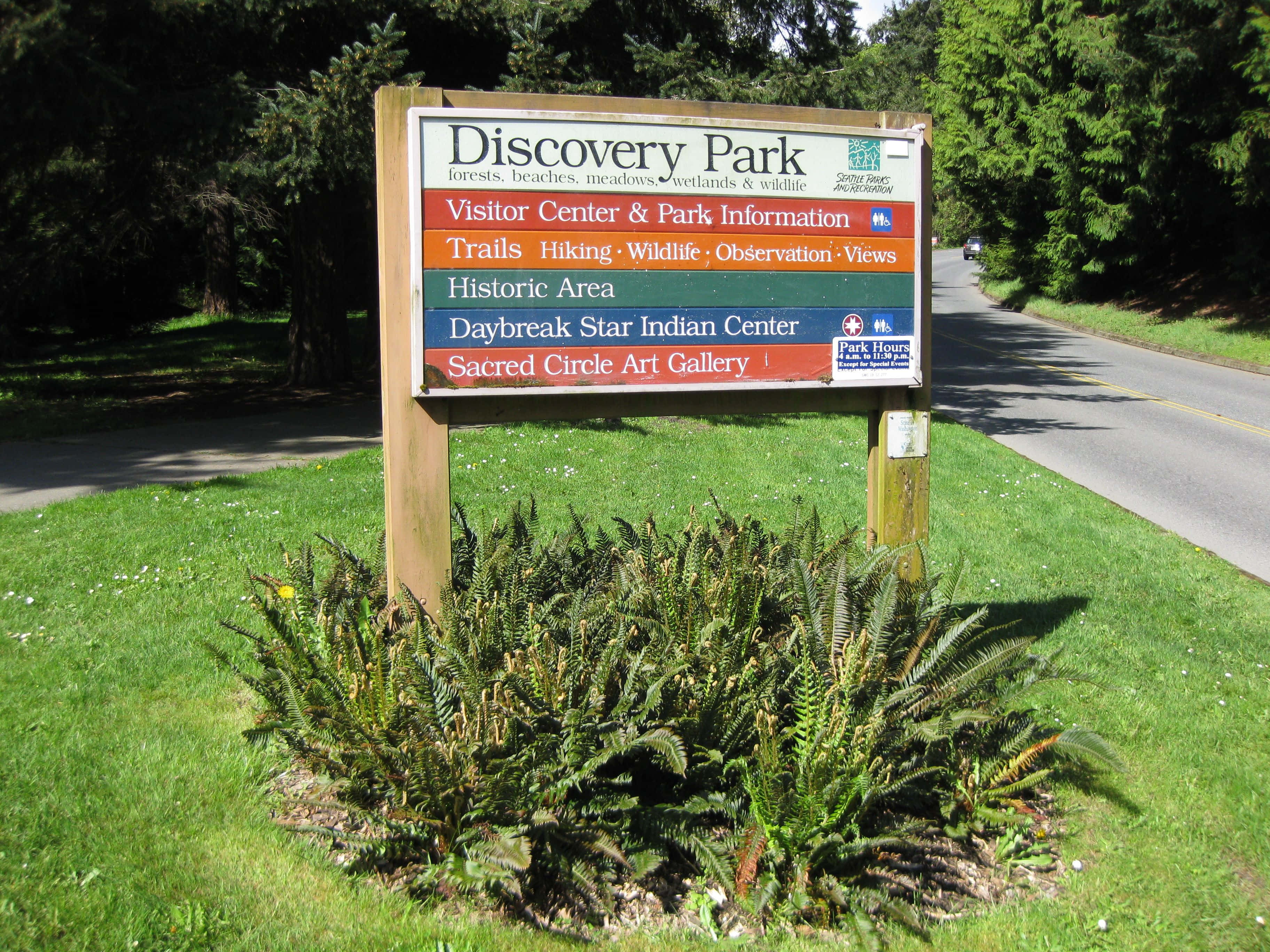 Discovery Park, Seattle, wooden sign, 2K Desktop Wallpaper