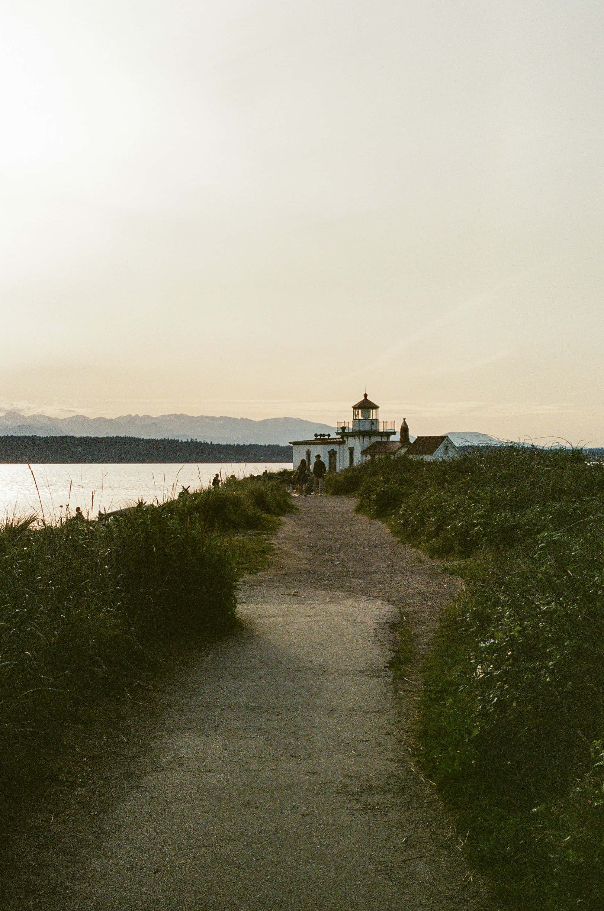 Discovery Park Seattle, lighthouse path, white lighthouse, 2K Phone Wallpaper