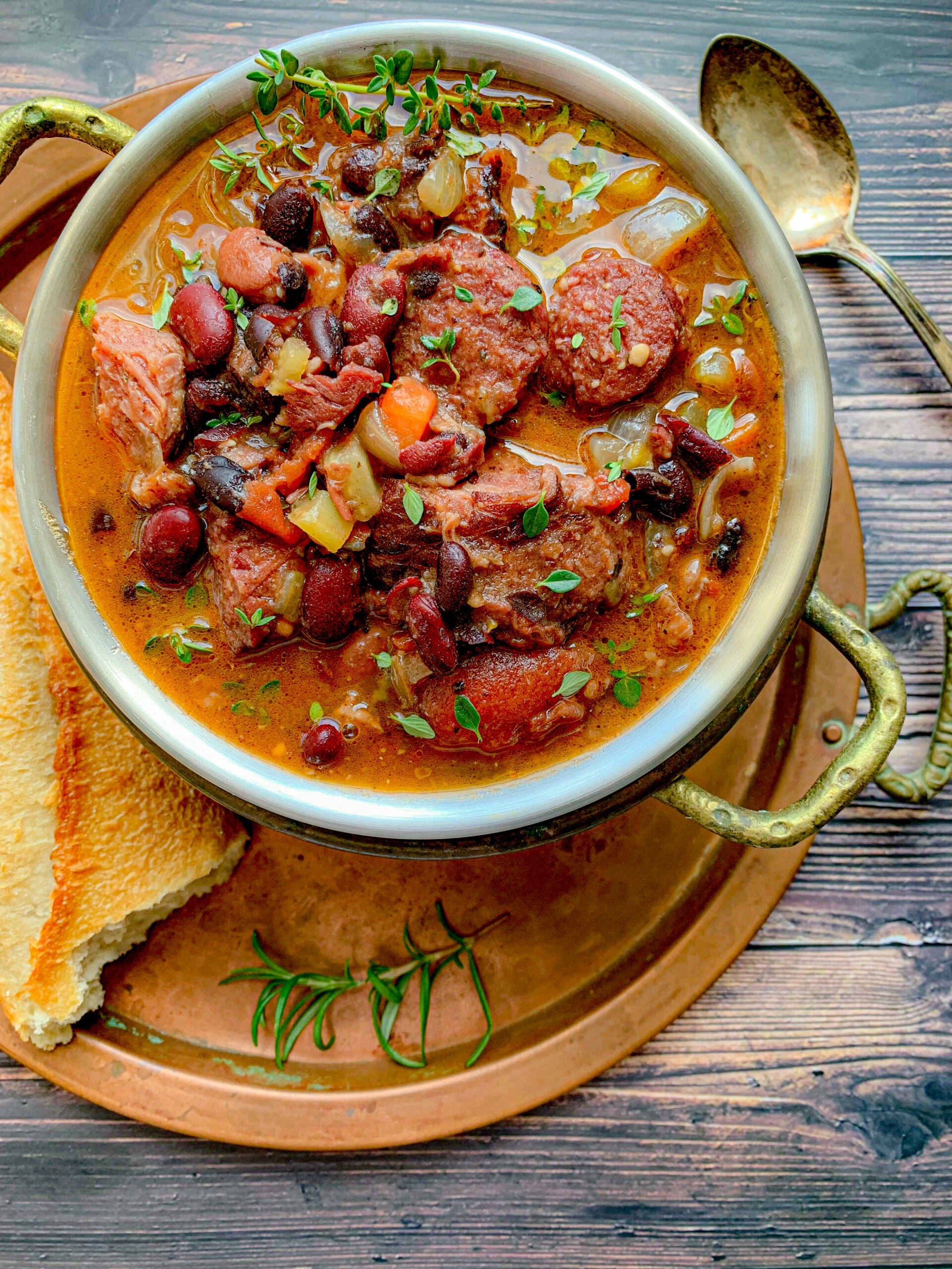 cassoulet, French bean stew, rustic wooden table, 2K Phone Wallpaper