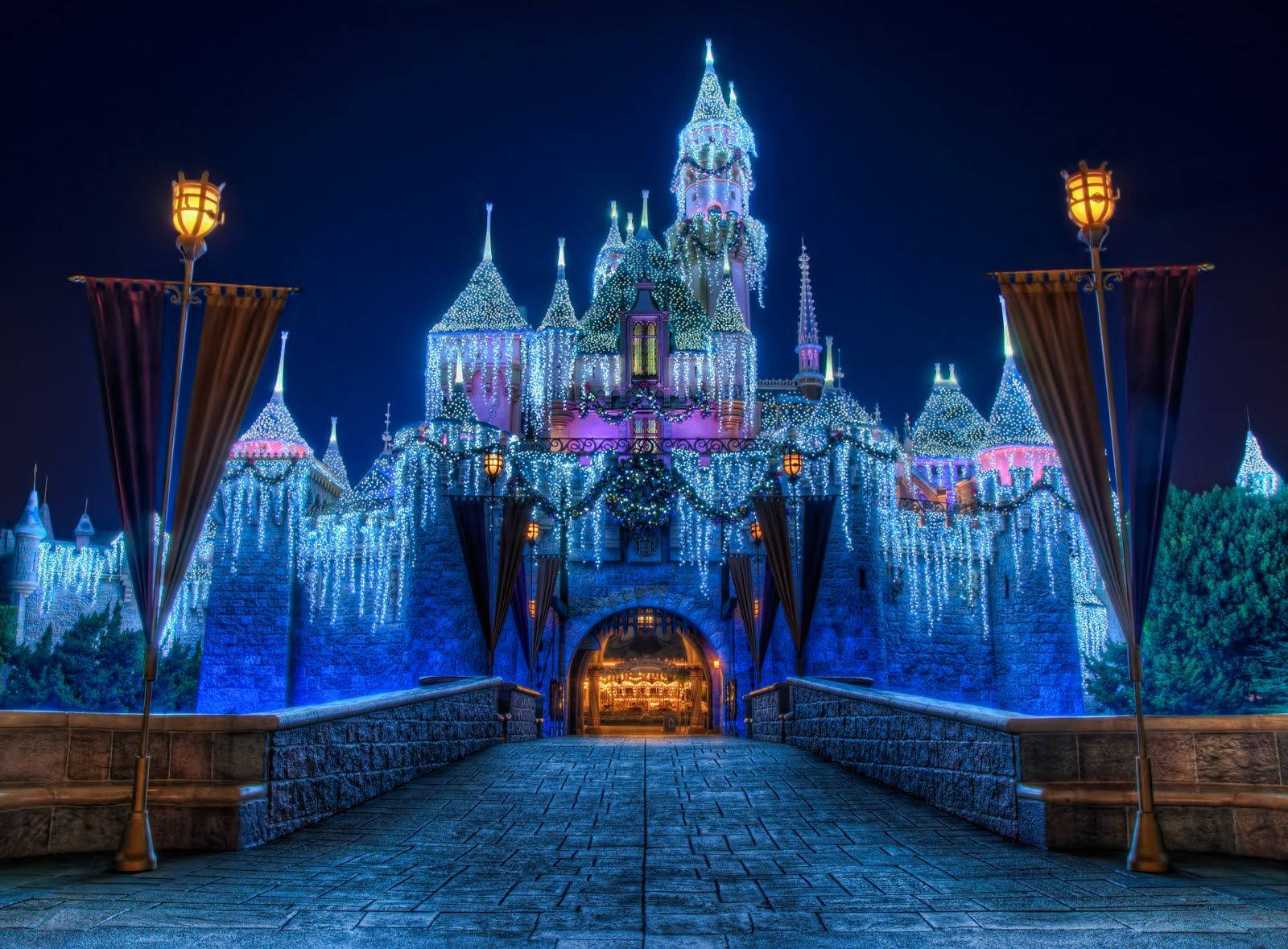 Disney Christmas, magical castle, blue and purple lights, HD Desktop Wallpaper