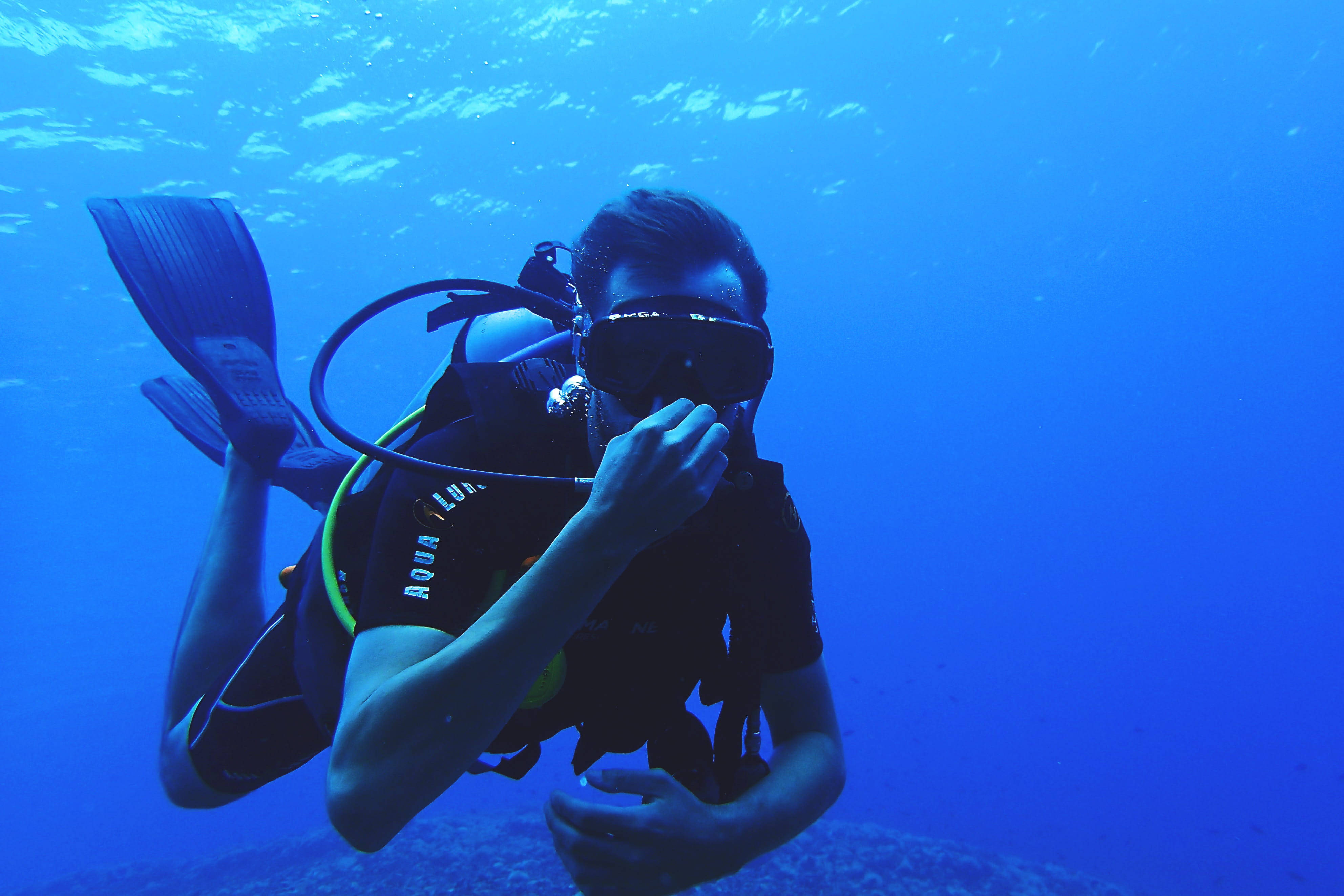 scuba diving, blue ocean, underwater, 4K Desktop Wallpaper