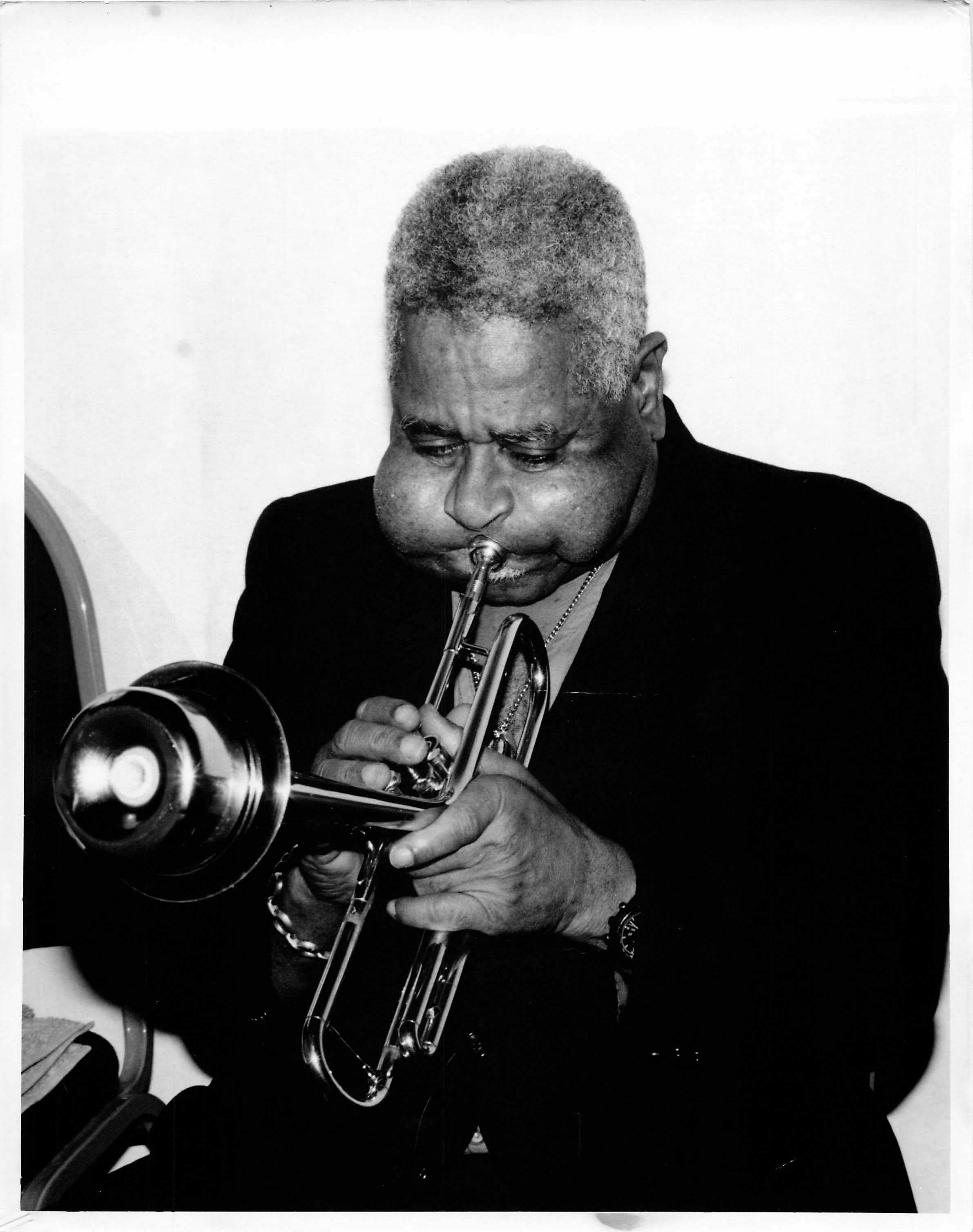Dizzy Gillespie, trumpet, black and white portrait, 2K Phone Wallpaper