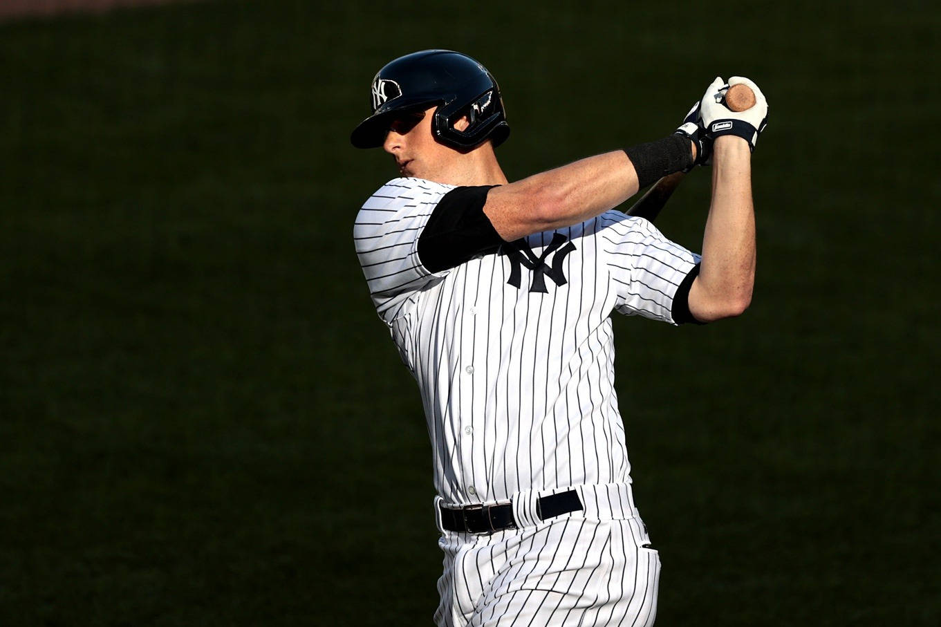 DJ LeMahieu, pinstripe uniform, dark green field, HD Desktop Wallpaper