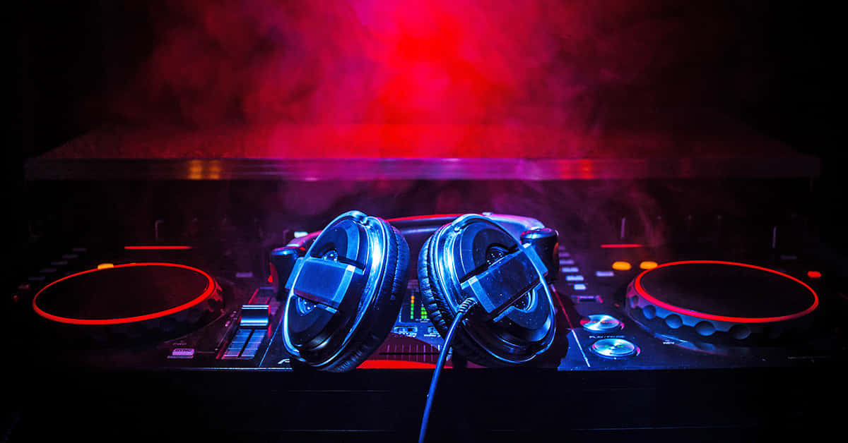 D J Headphonesand Mixer, red lights, glowing turntable, SD Desktop Wallpaper