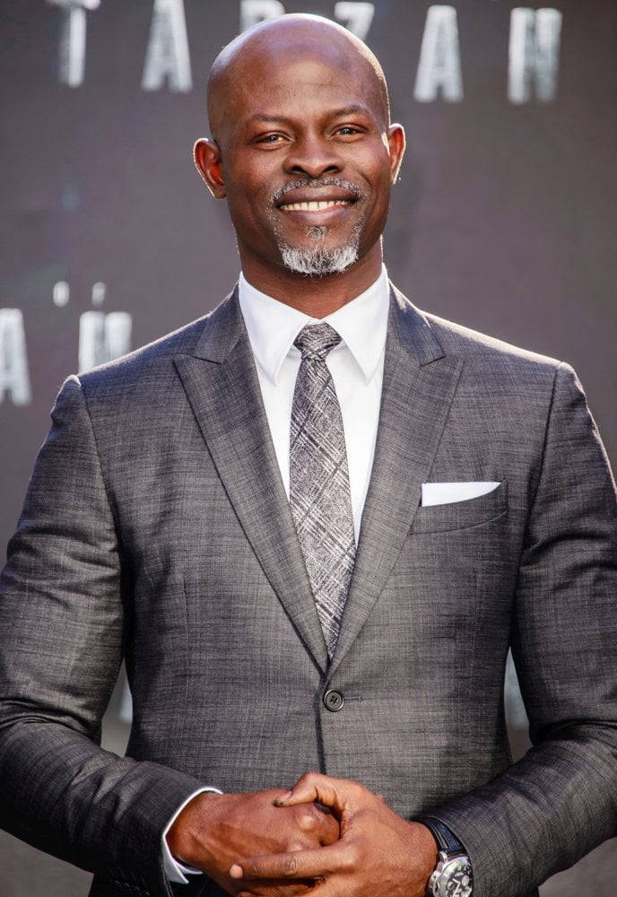Djimon Hounsou, gray suit, patterned tie, SD Phone Wallpaper