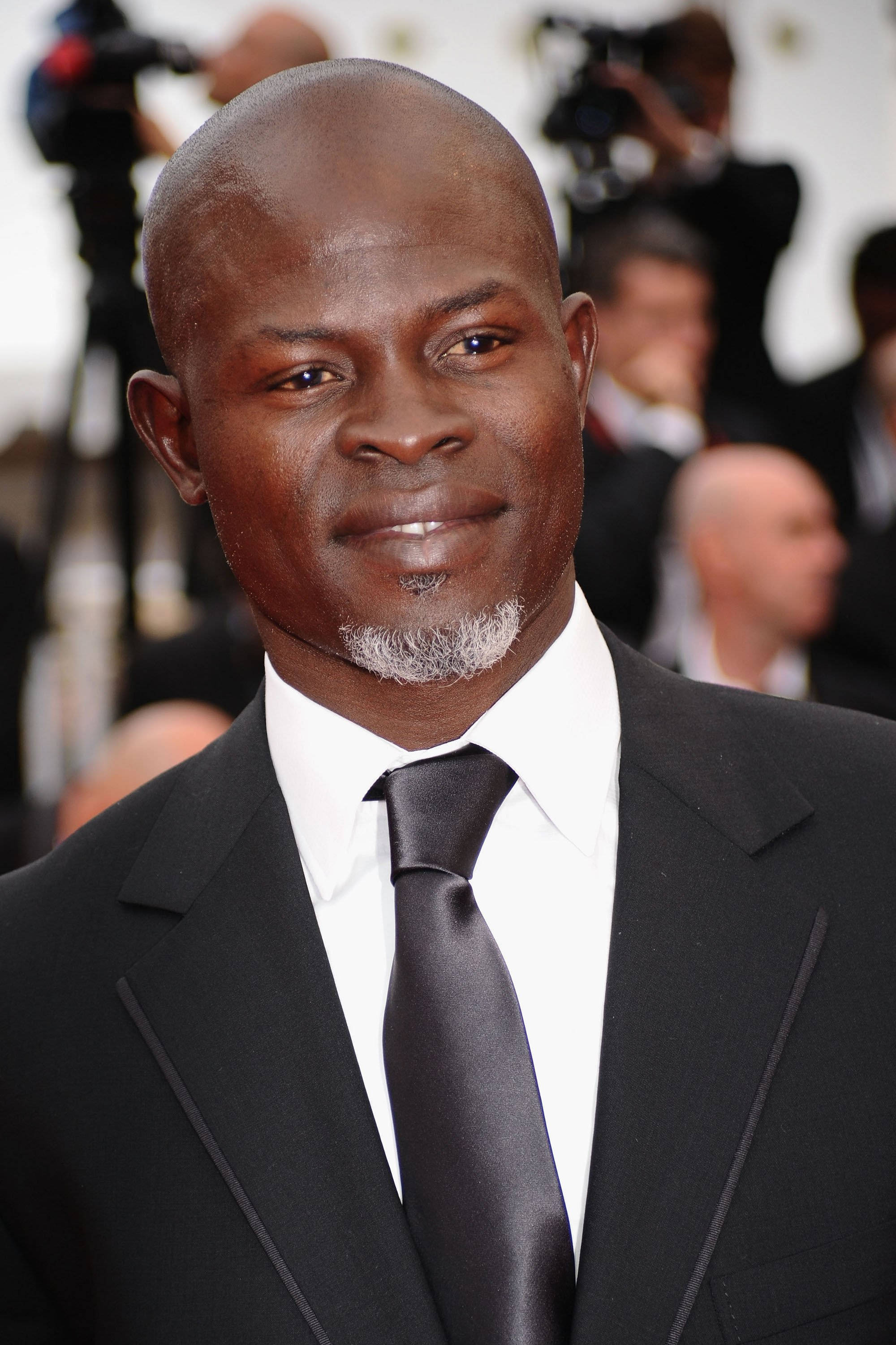 Djimon Hounsou, black suit, black tux, 2K Phone Wallpaper