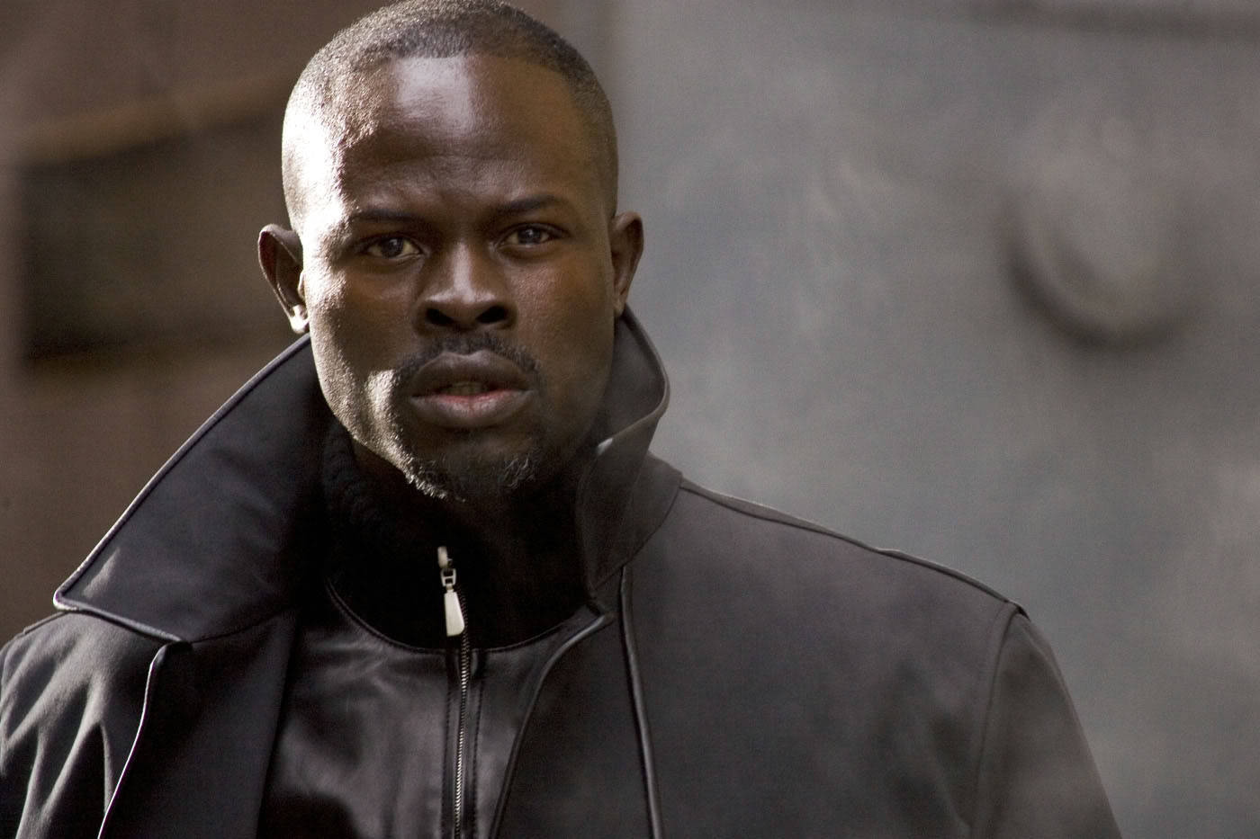 Djimon Hounsou, black coat, dark leather jacket, HD Desktop Wallpaper