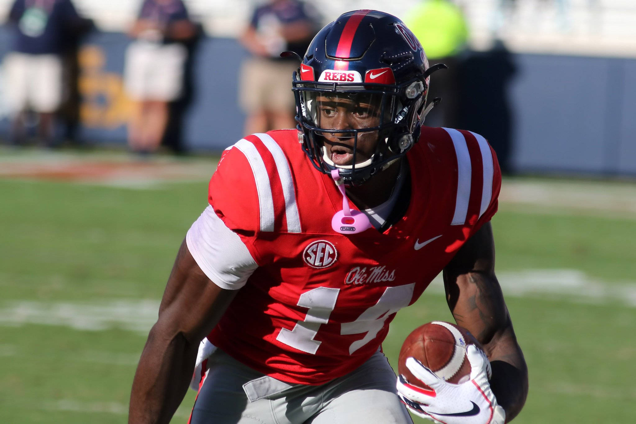DK Metcalf, Ole Miss football player, red jersey number 14, Full HD Desktop Wallpaper