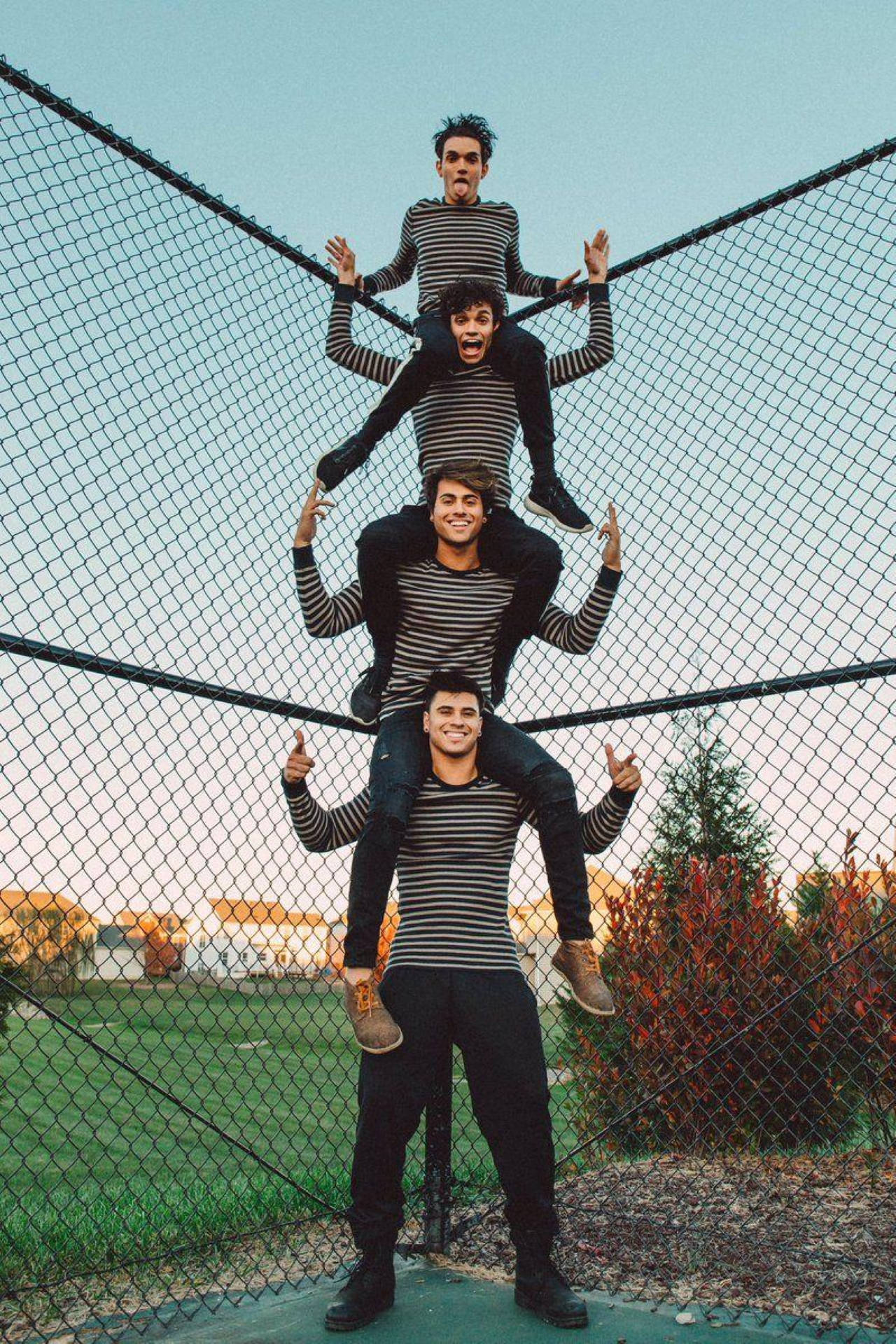 Dobre Brothers, shoulder stack, striped shirts, Full HD Phone Wallpaper