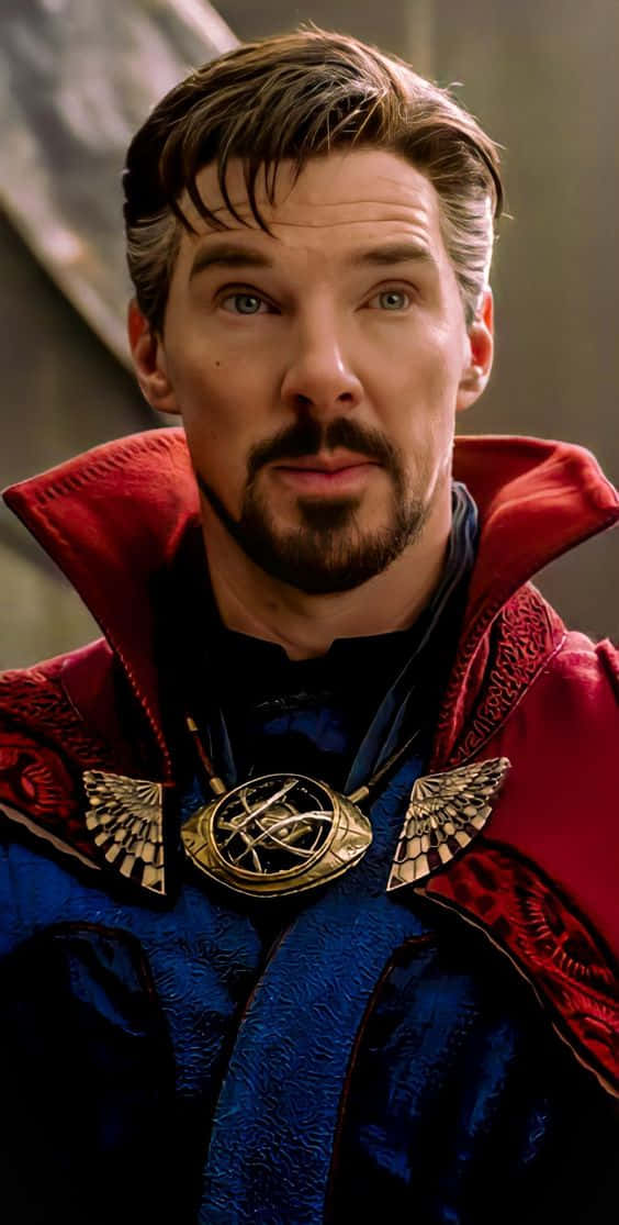 Doctor Strange, red and blue mystical robe, golden winged amulet, SD Phone Wallpaper