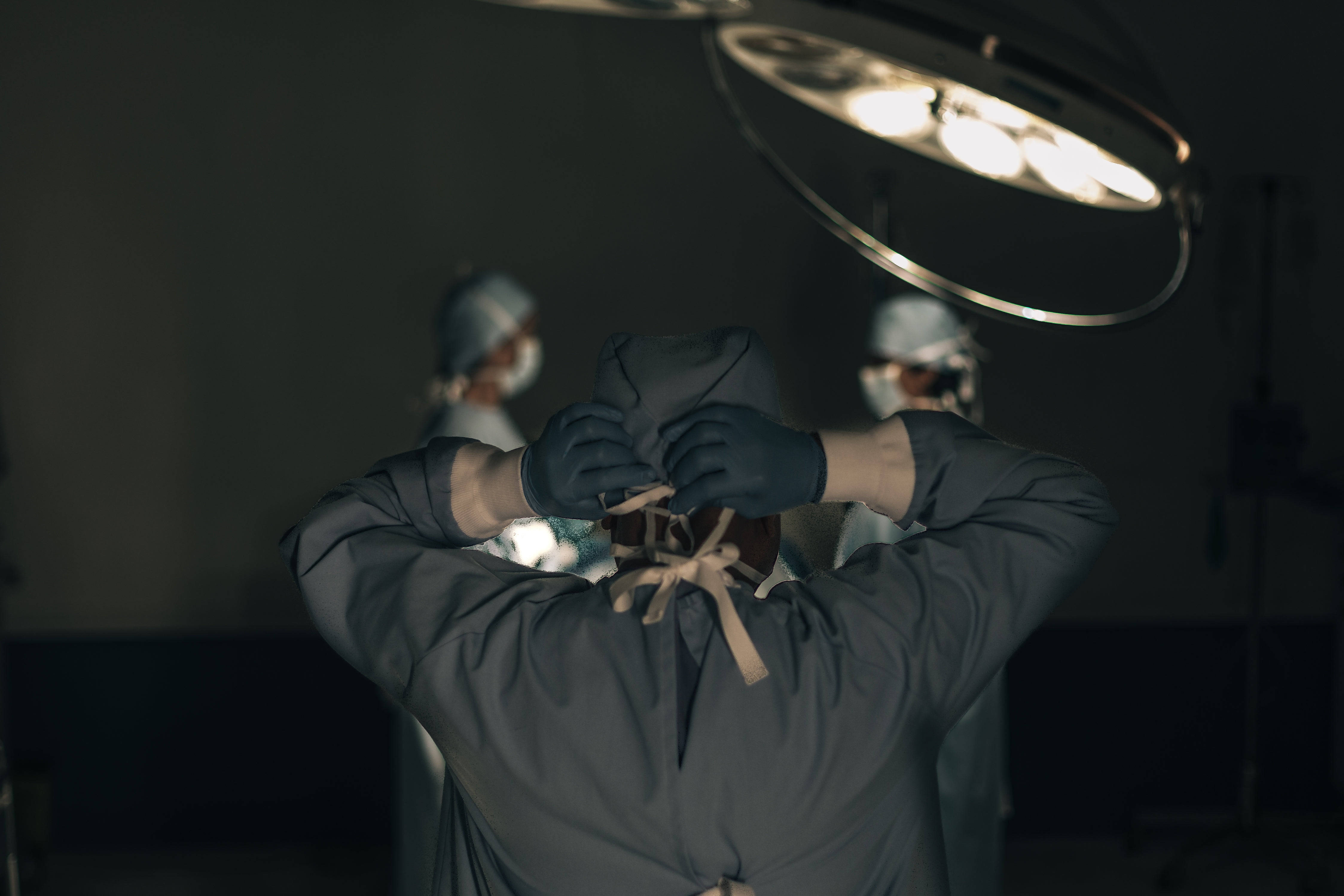 operating room, surgeon, scrubs, 4K Desktop Wallpaper