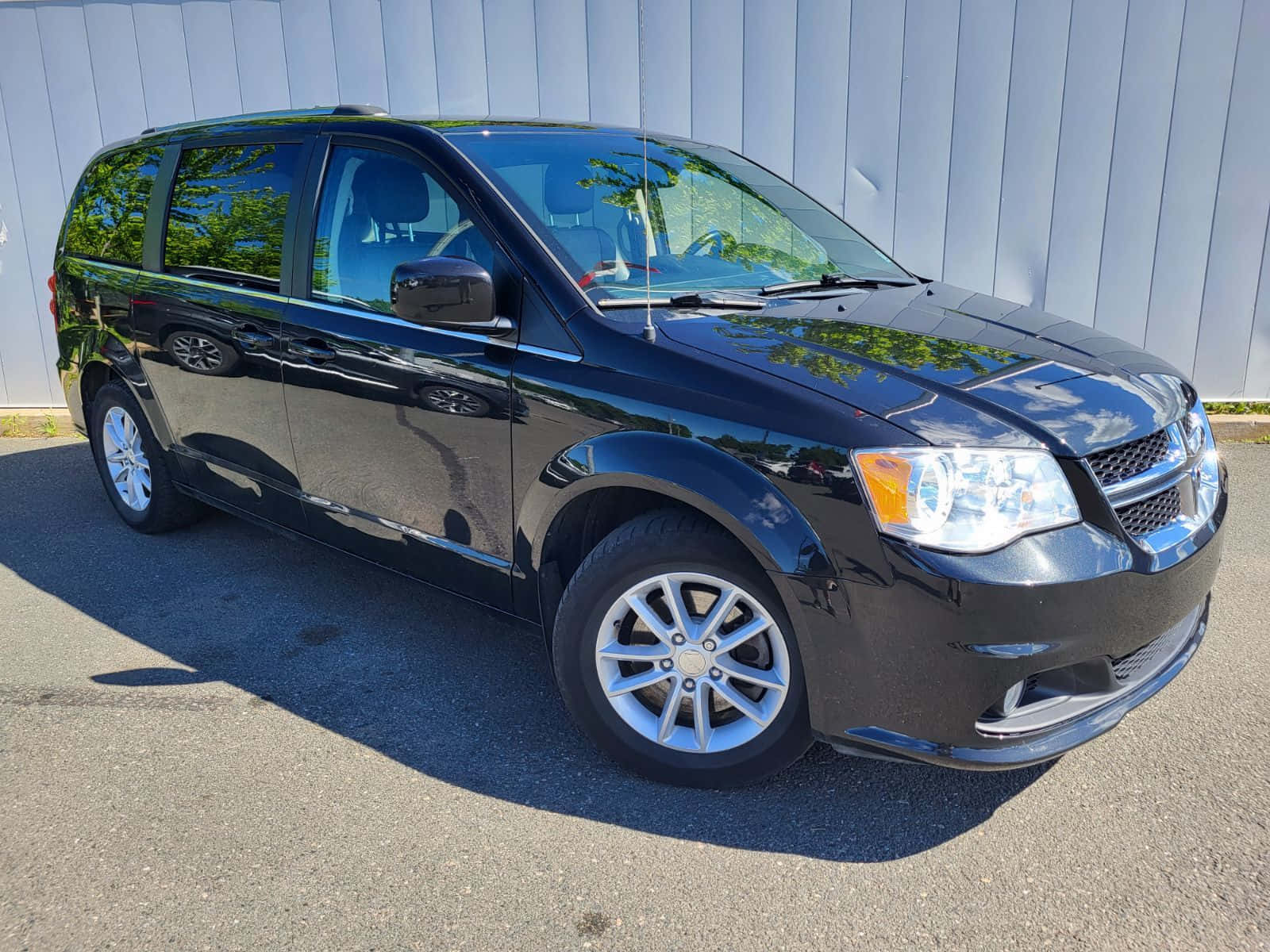 Dodge Grand Caravan, black, glossy, HD Desktop Wallpaper