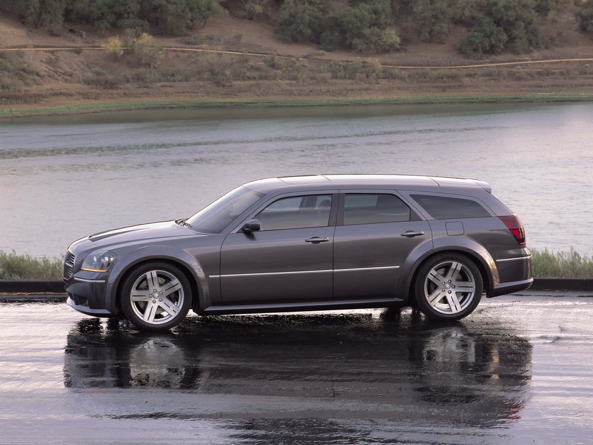 Dodge Magnum, gray station wagon, wet road, Full HD Desktop Wallpaper