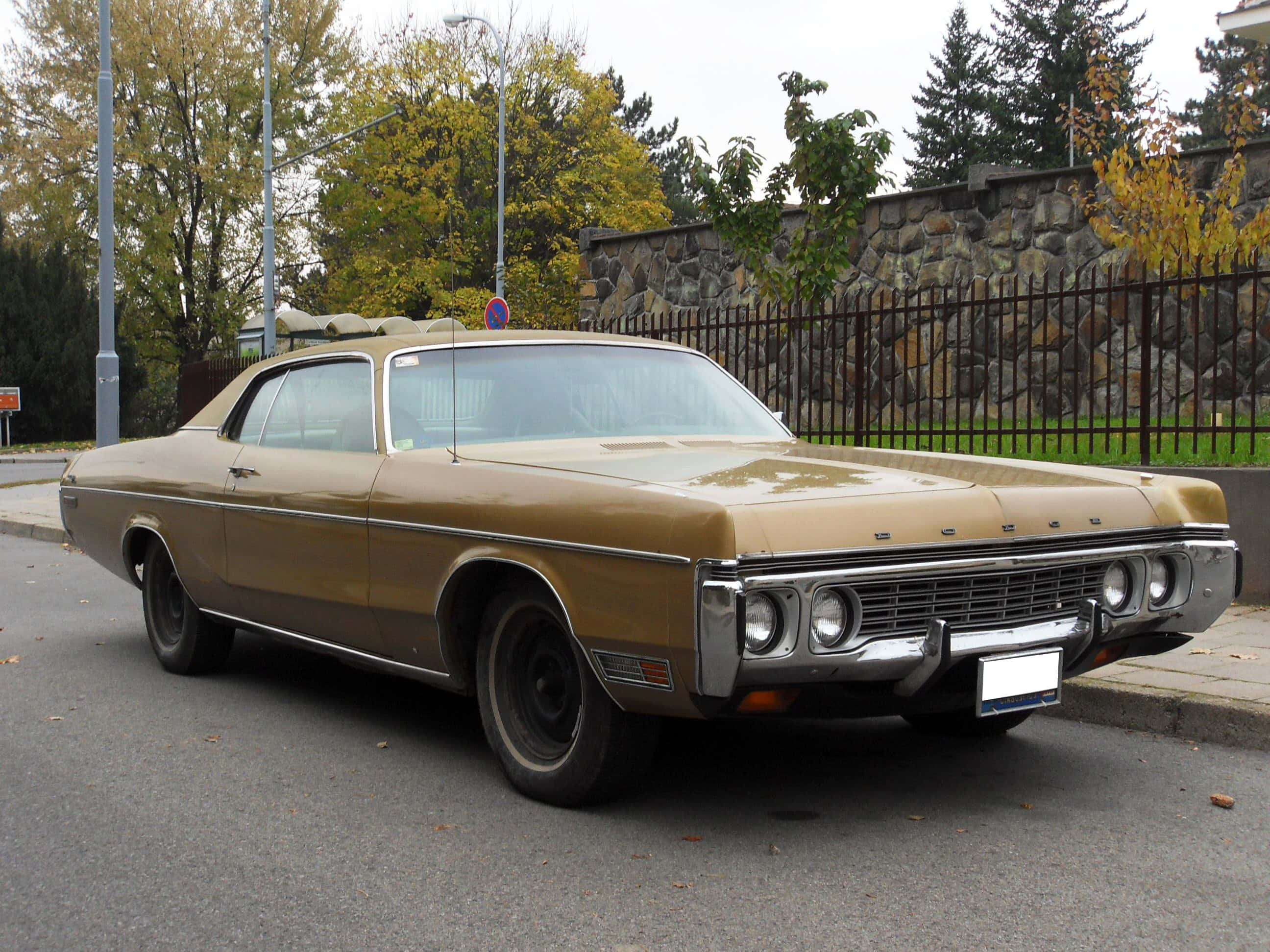 Dodge Polara, gold, chrome details, 2K Desktop Wallpaper