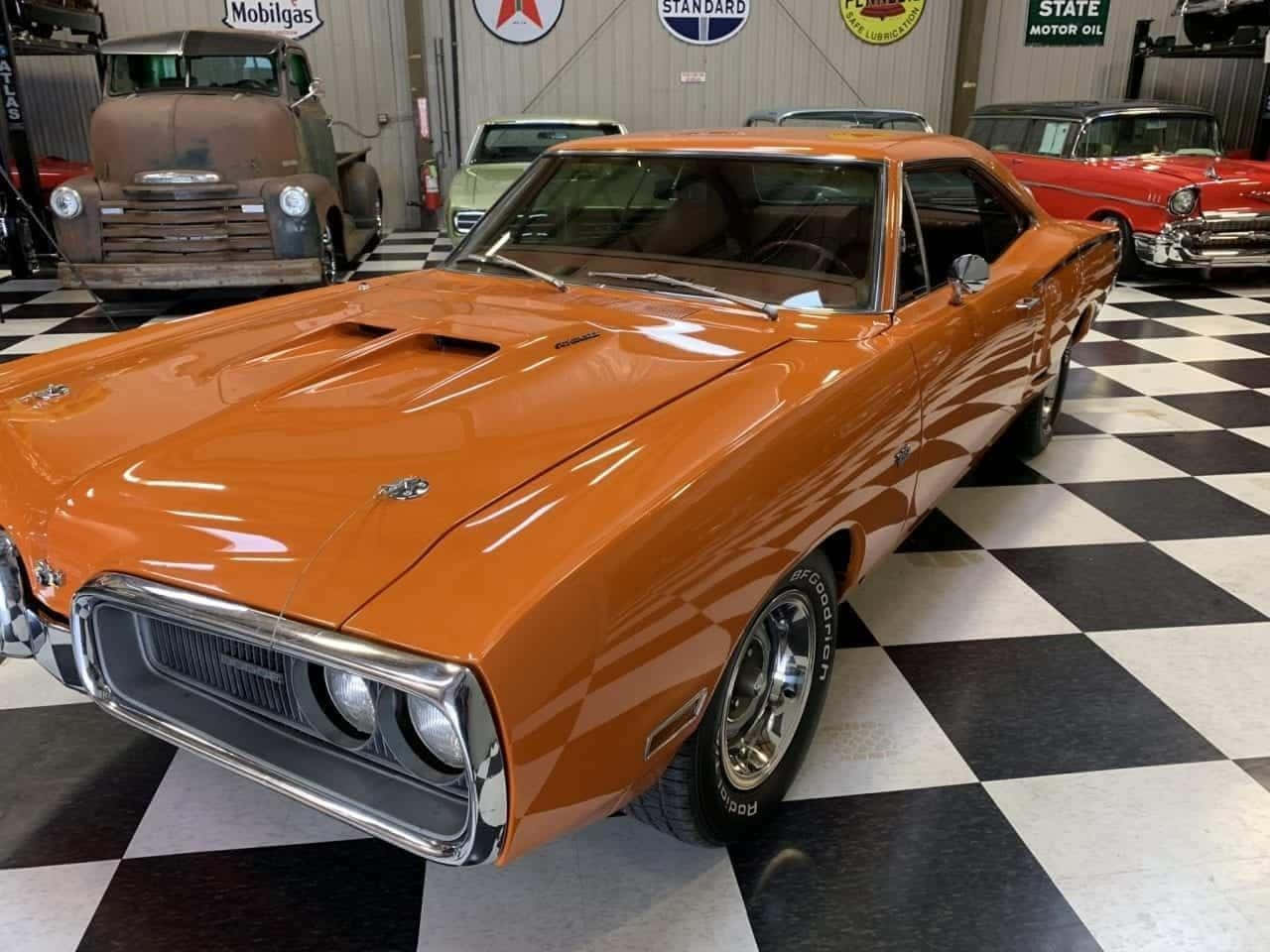 Dodge Super Bee, glossy orange, black and white checkered floor, HD Desktop Wallpaper