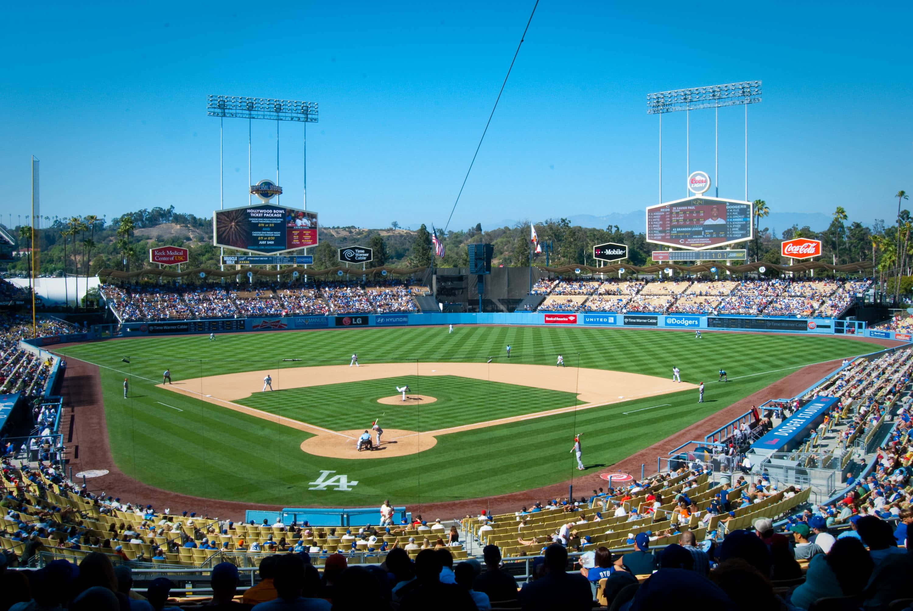 Dodger Stadium, baseball stadium, clear blue skies, 2K Desktop Wallpaper
