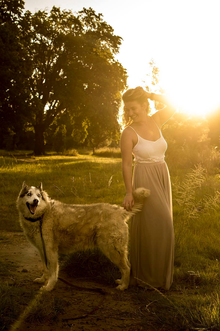 summer sunset, golden sunset light, flowing dress, HD Phone Wallpaper