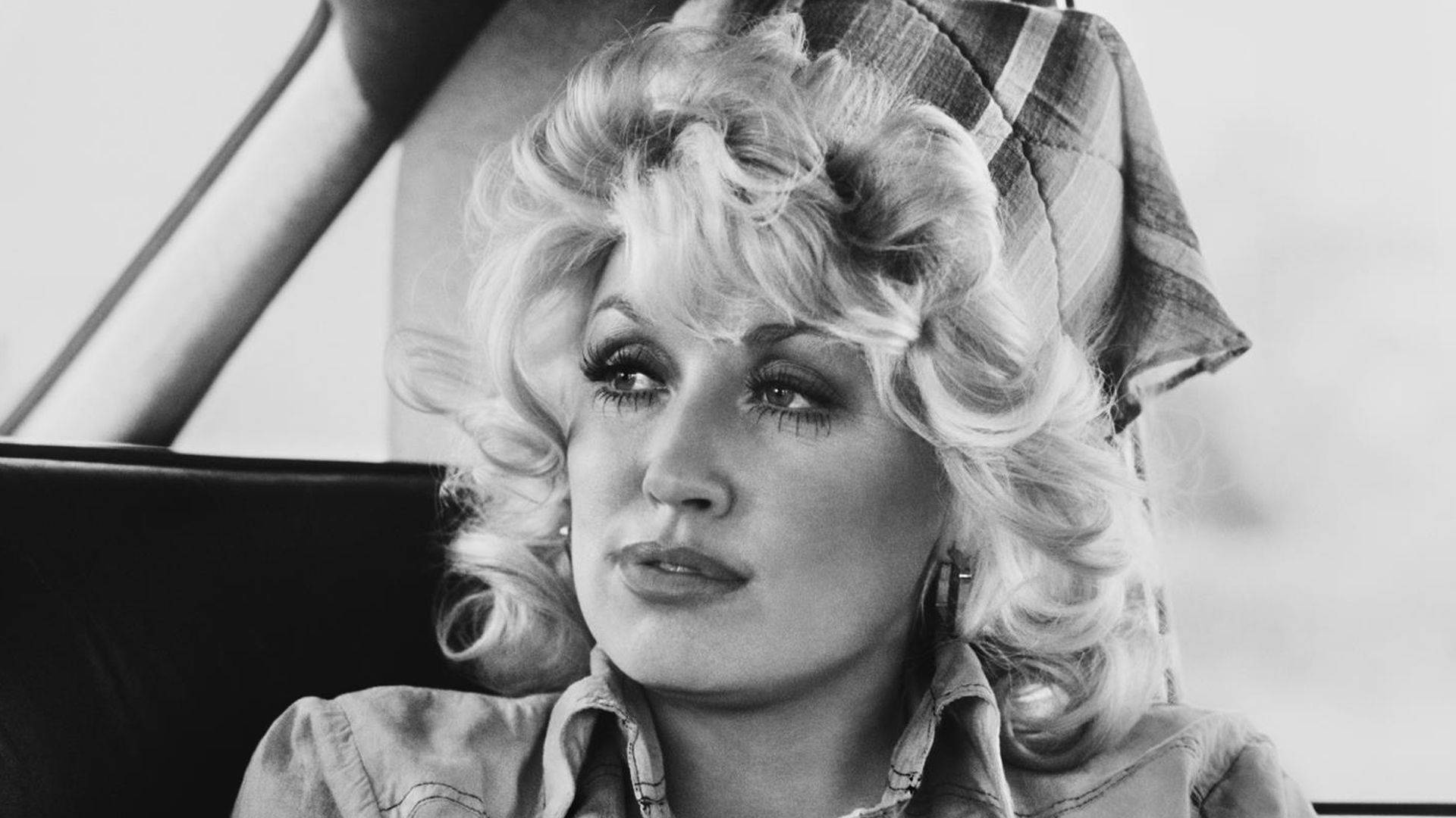 Dolly Parton, vintage greyscale photograph, black and white portrait, Full HD Desktop Wallpaper