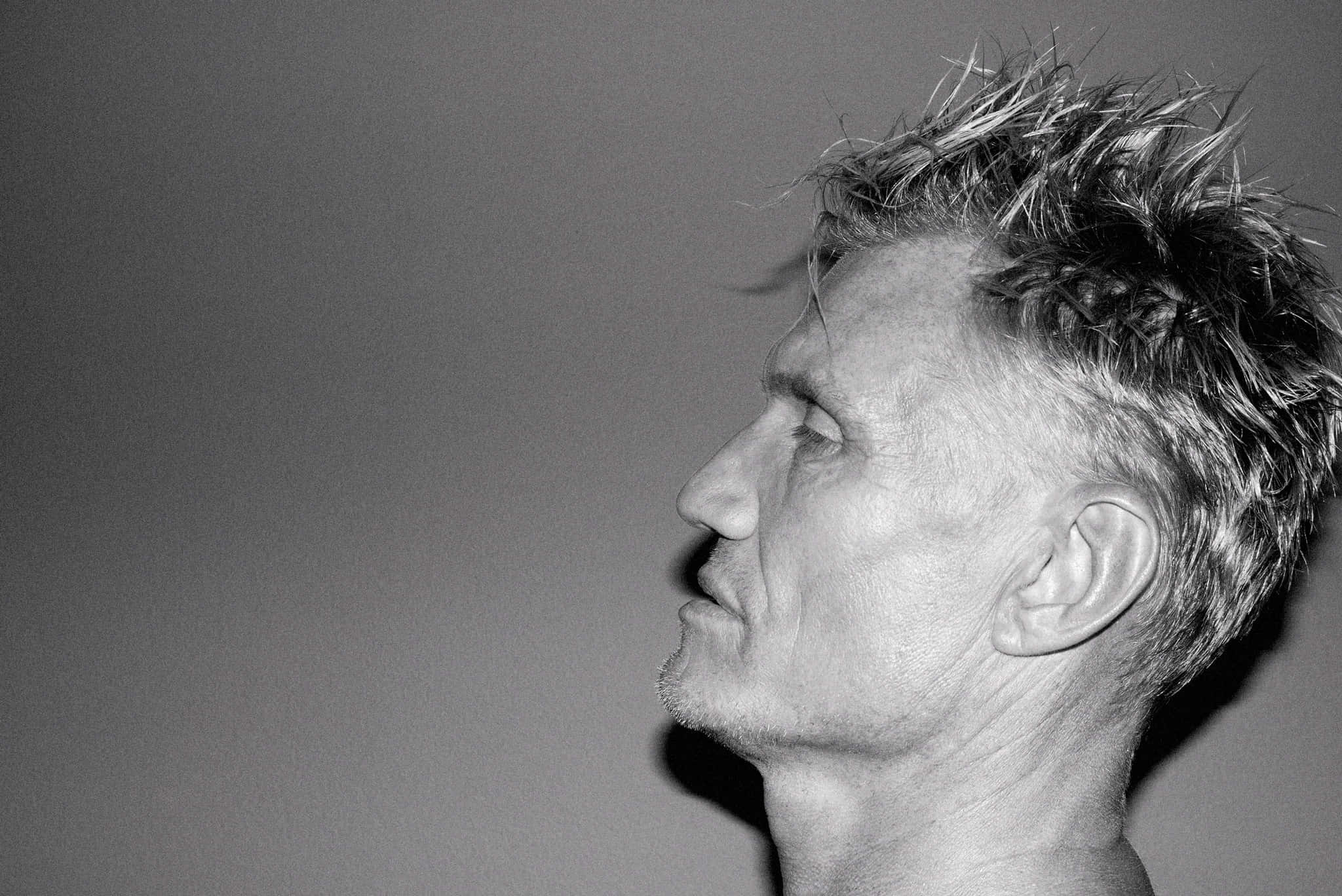 Dolph Lundgren, black and white portrait, spiky hair, Full HD Desktop Wallpaper