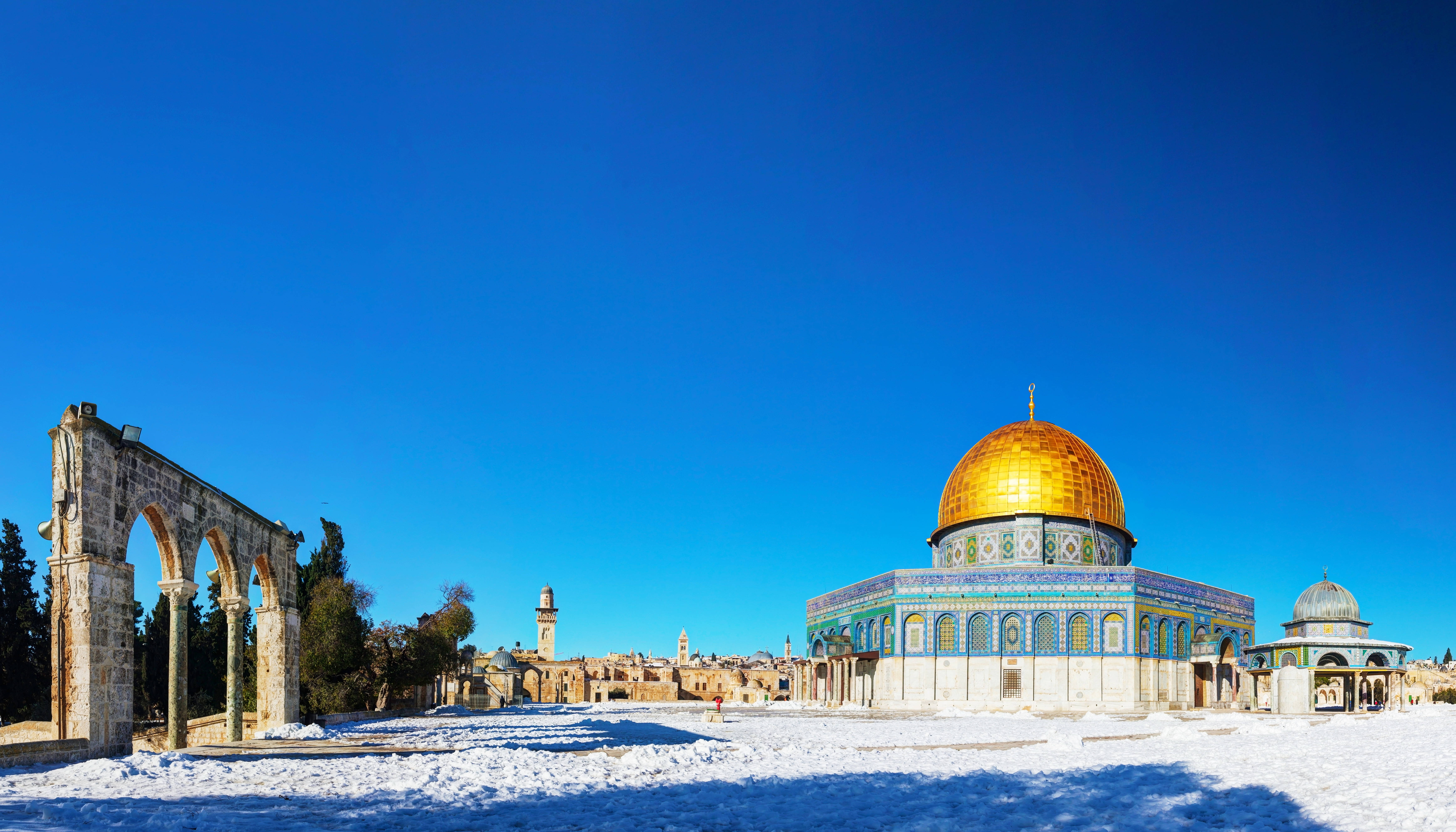 Dome of the Rock, golden Dome, ancient stone arches, 5K Desktop Wallpaper