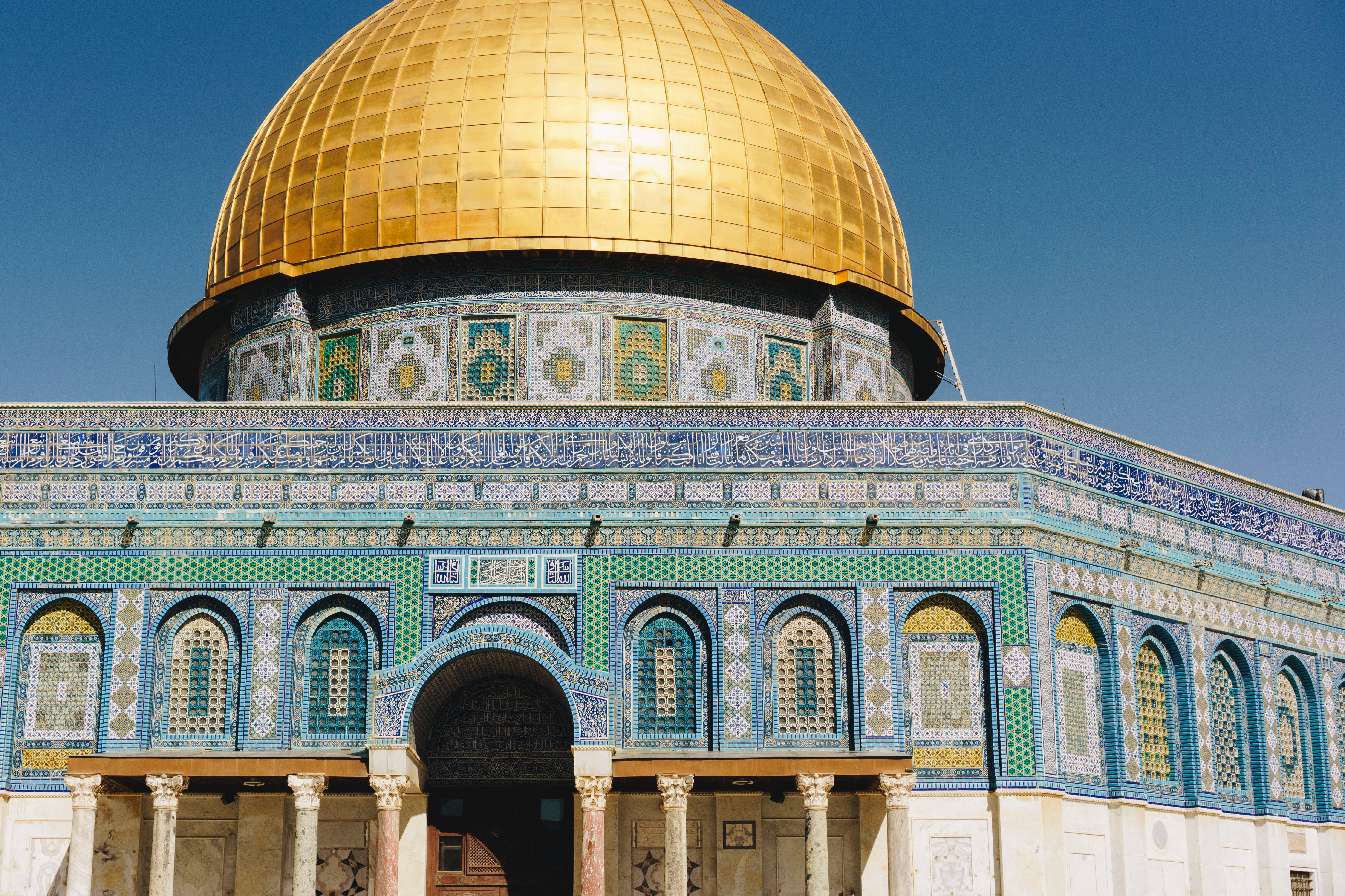 Dome Of The Rock, golden dome, blue green tiled facade, 5K Desktop Wallpaper