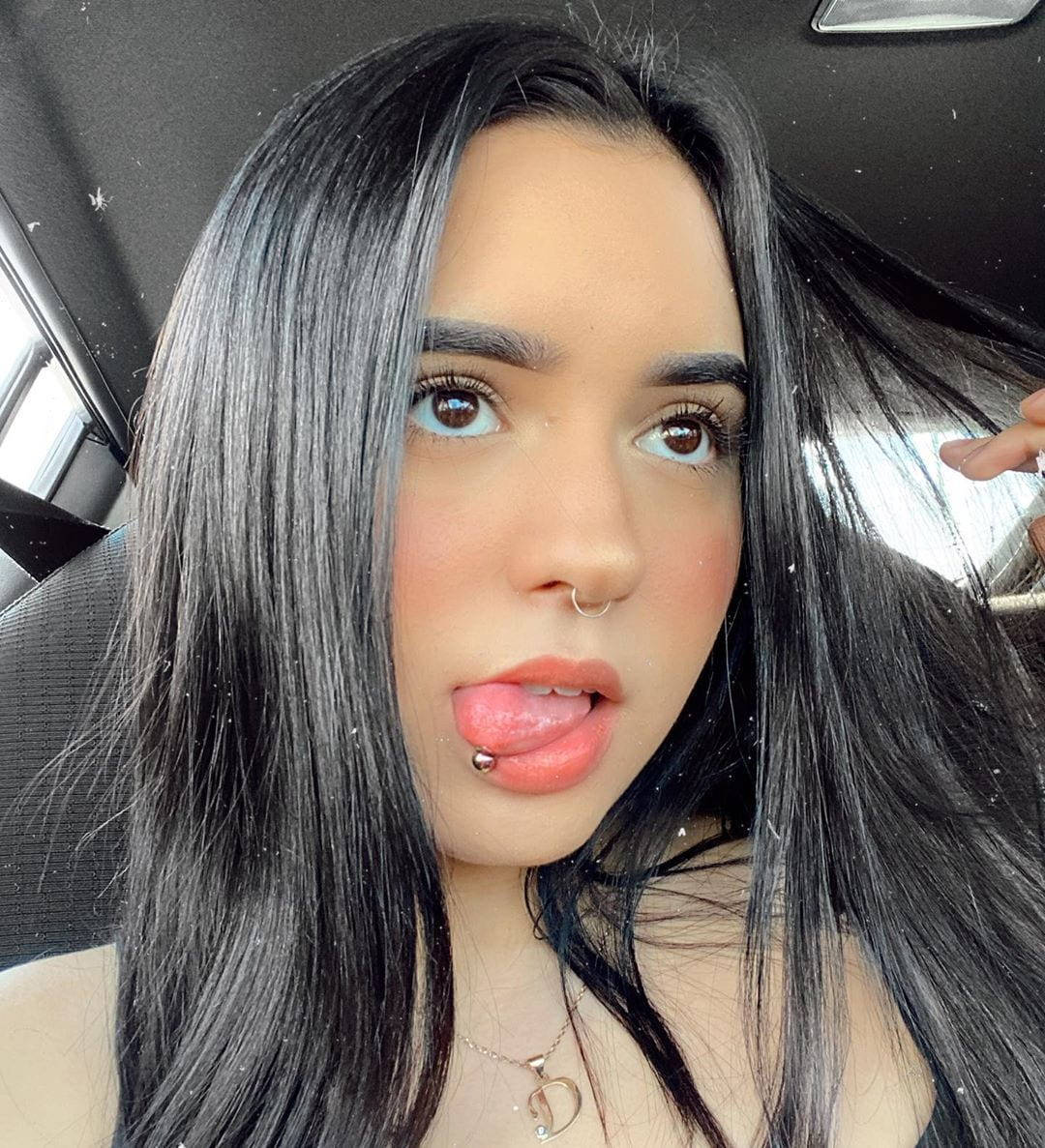 Domelipa, pierced tongue, pierced nose, SD Phone Wallpaper