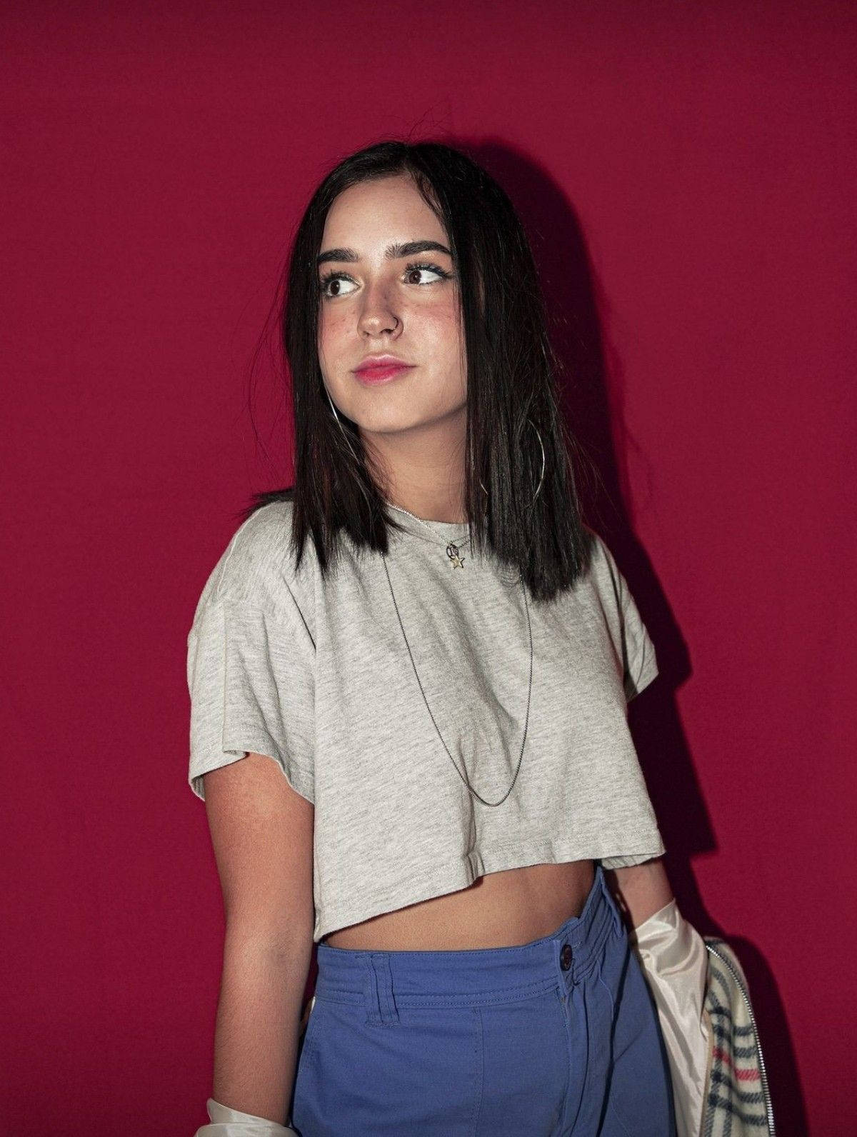Domelipa, magenta wall, gray crop top, HD Phone Wallpaper