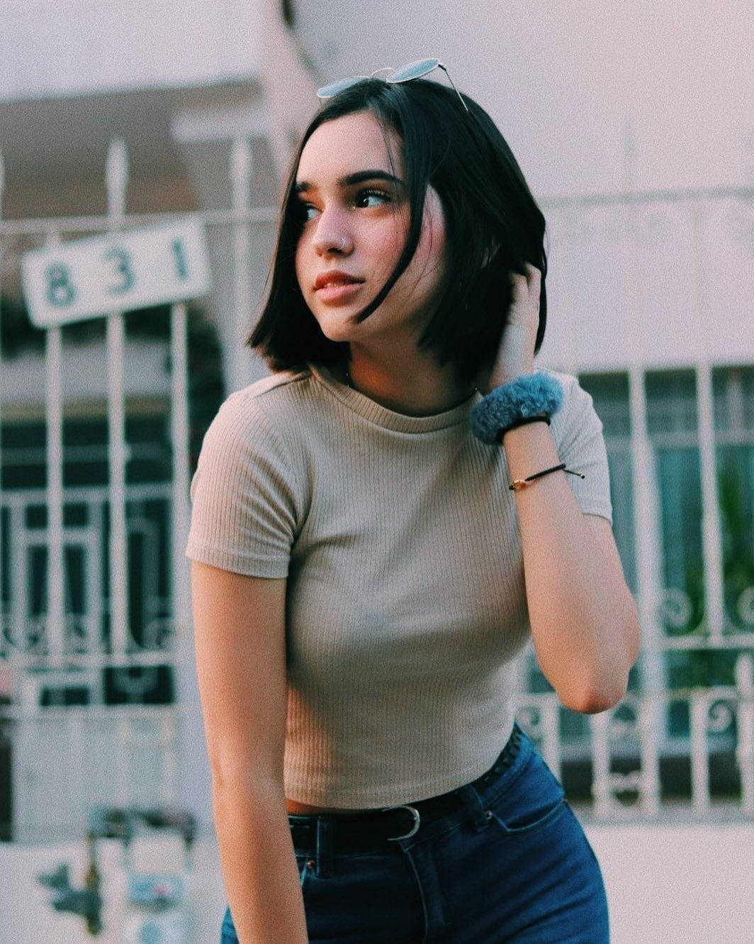 Domelipa, short dark hair, sunglasses, HD Phone Wallpaper