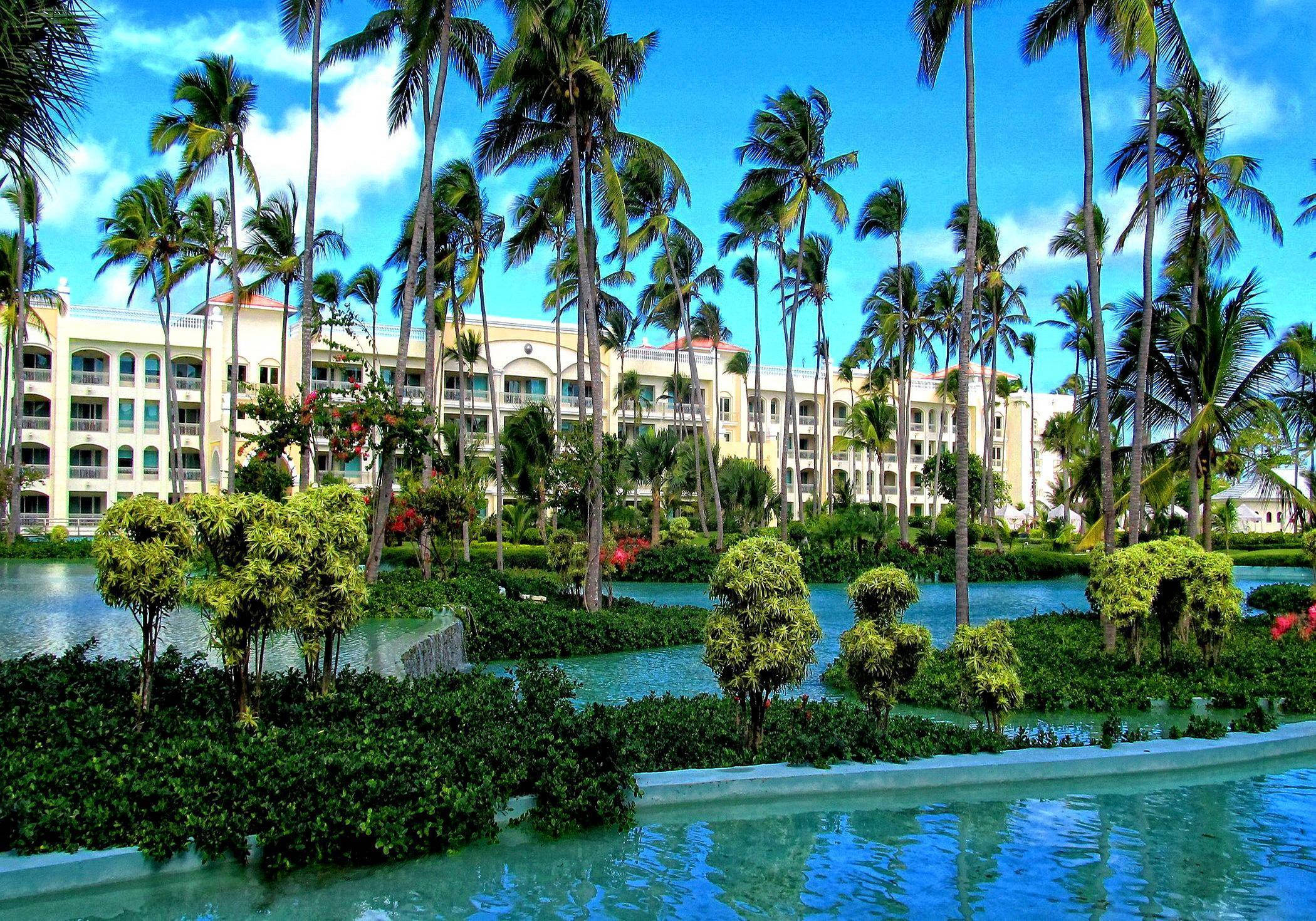 Dominican Republic, tropical resort hotel, palm trees, Full HD Desktop Wallpaper