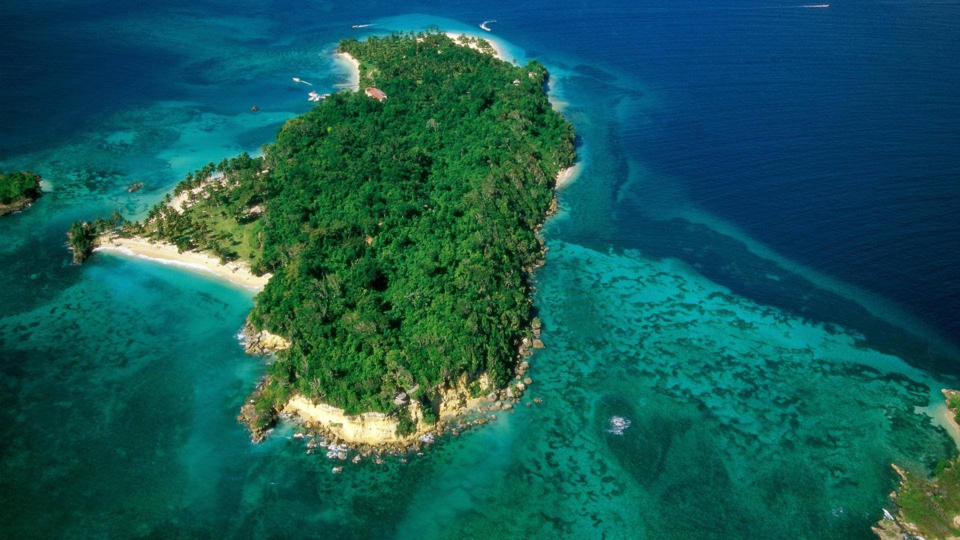 Dominican Republic, lush green tropical island, vibrant turquoise waters, Full HD Desktop Wallpaper