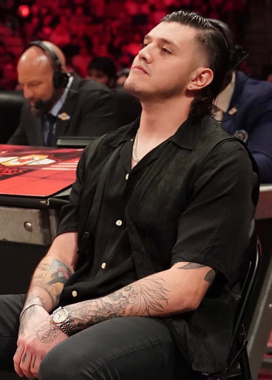 Dominik Mysterio, ringside, black shirt, SD Phone Wallpaper