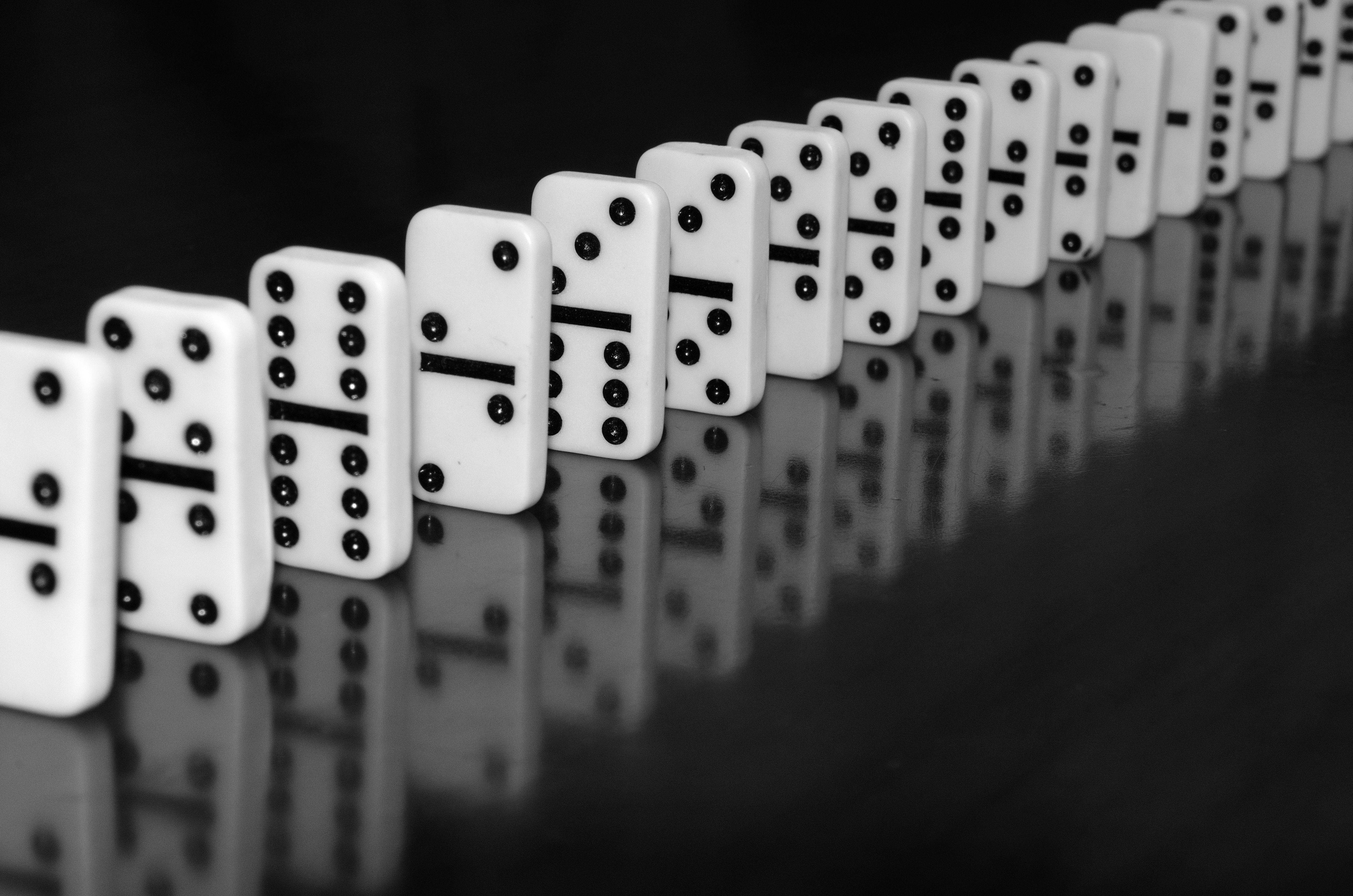 white dominoes, black dots, reflective black surface, 4K Desktop Wallpaper