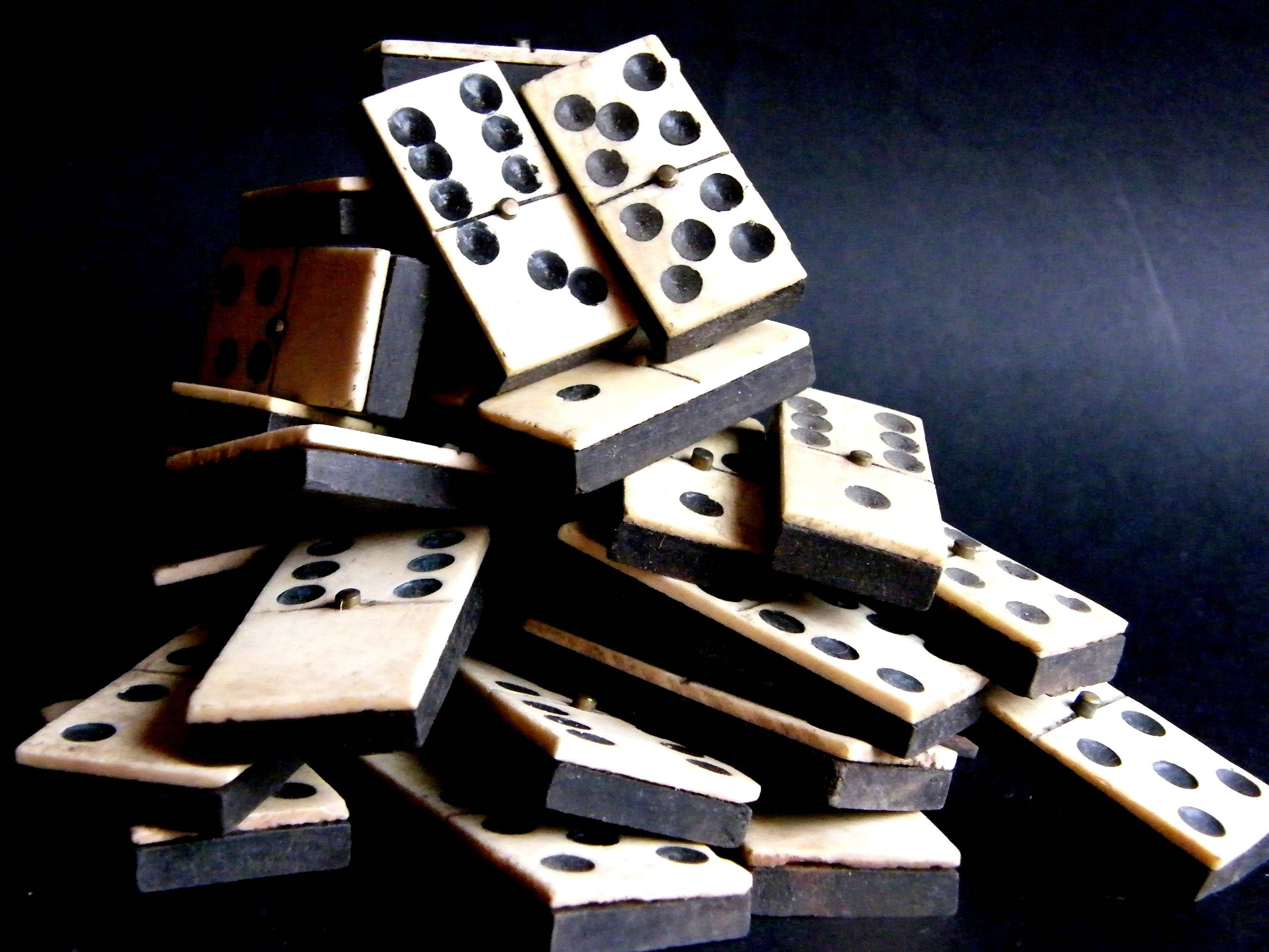 dominoes, vintage dominoes, black dots, 2K Desktop Wallpaper