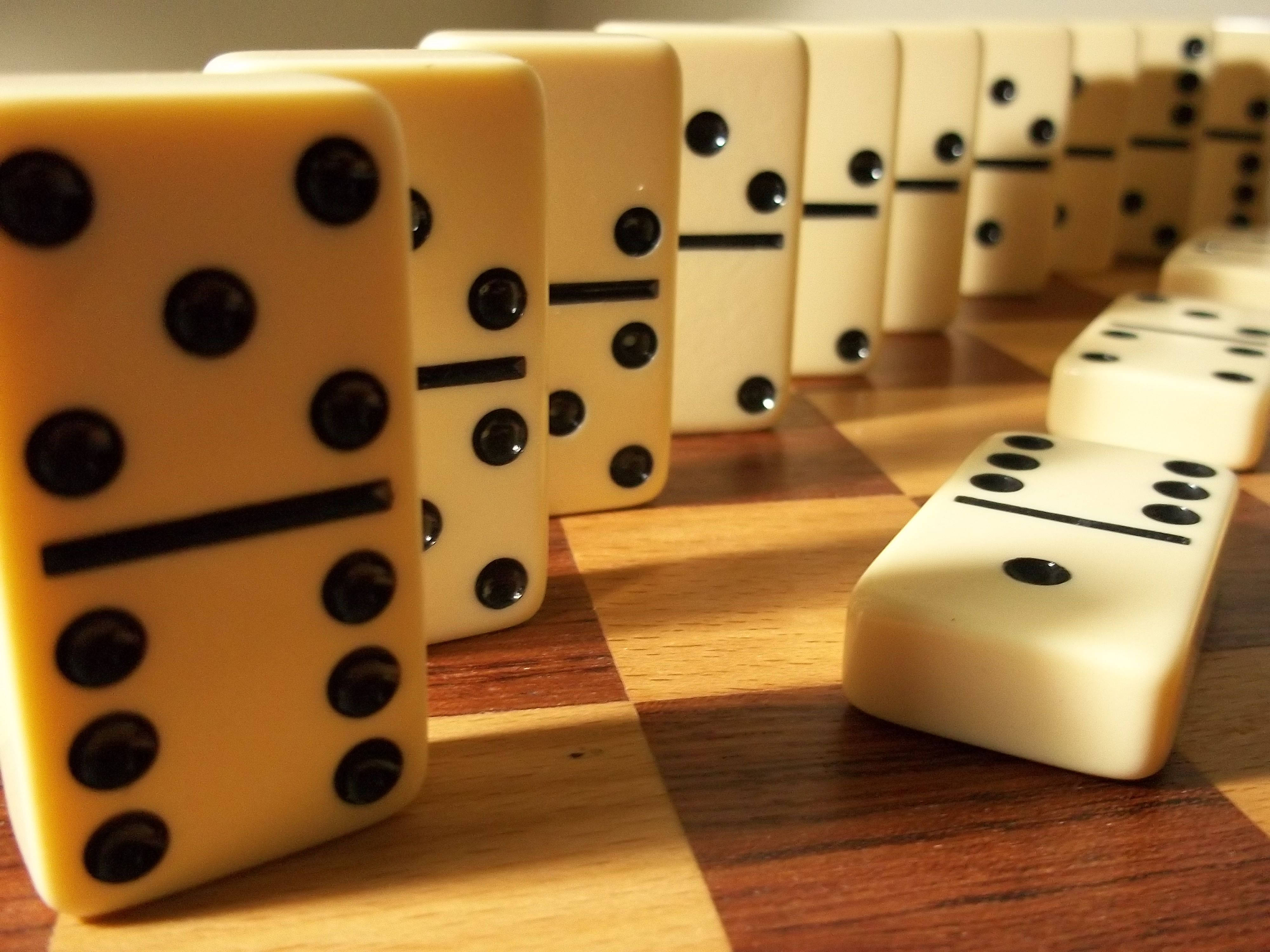 dominoes, checker board, cream-colored, 4K Desktop Wallpaper