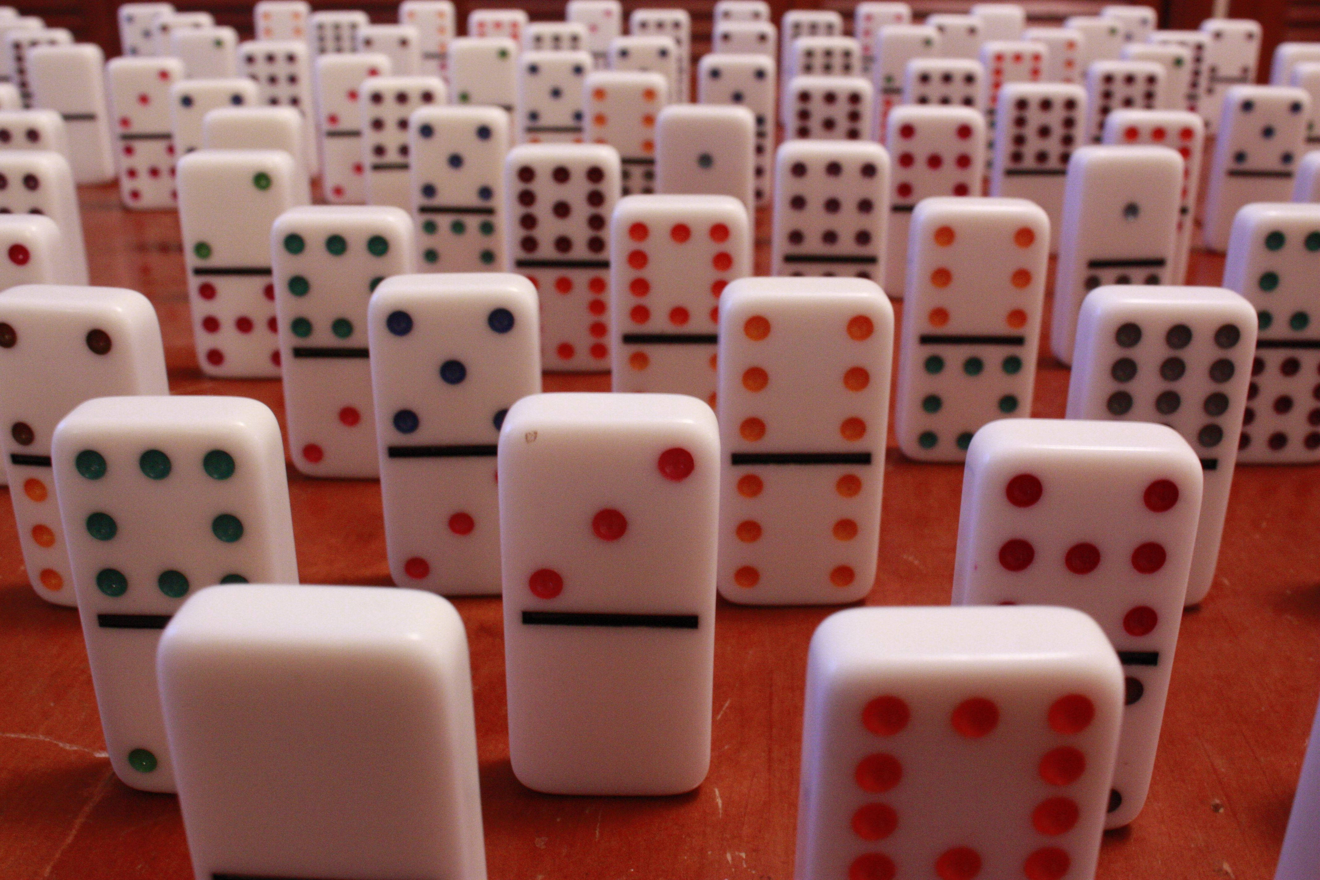 vertical domino tiles, white dominoes, colorful dots, 4K Desktop Wallpaper