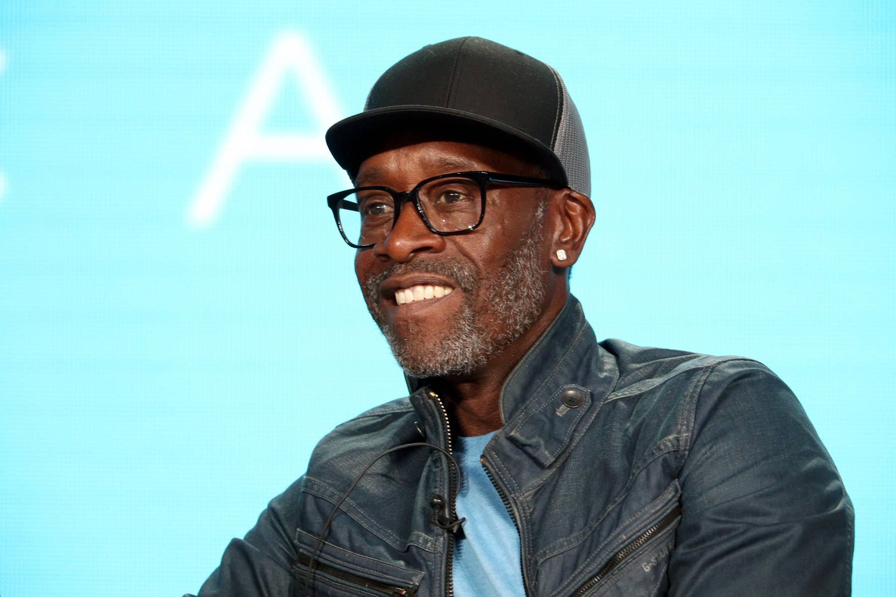 Don Cheadle, black cap, denim jacket, HD Desktop Wallpaper