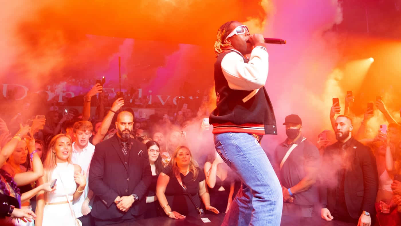 Don Toliver, stage, fiery orange smoke, HD Desktop Wallpaper