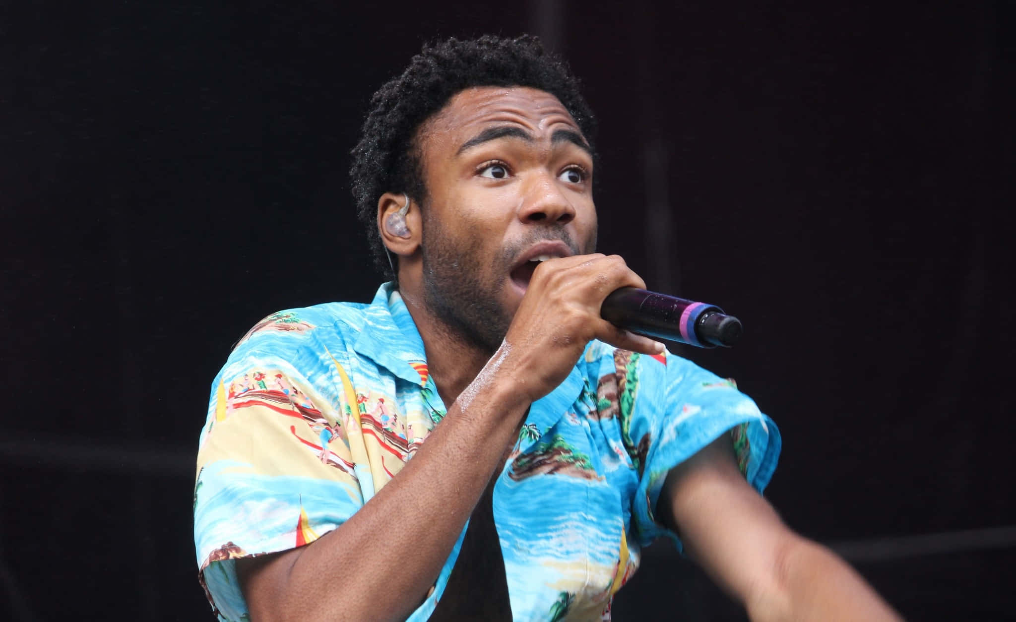 Donald Glover, vibrant blue floral shirt, microphone, Full HD Desktop Wallpaper