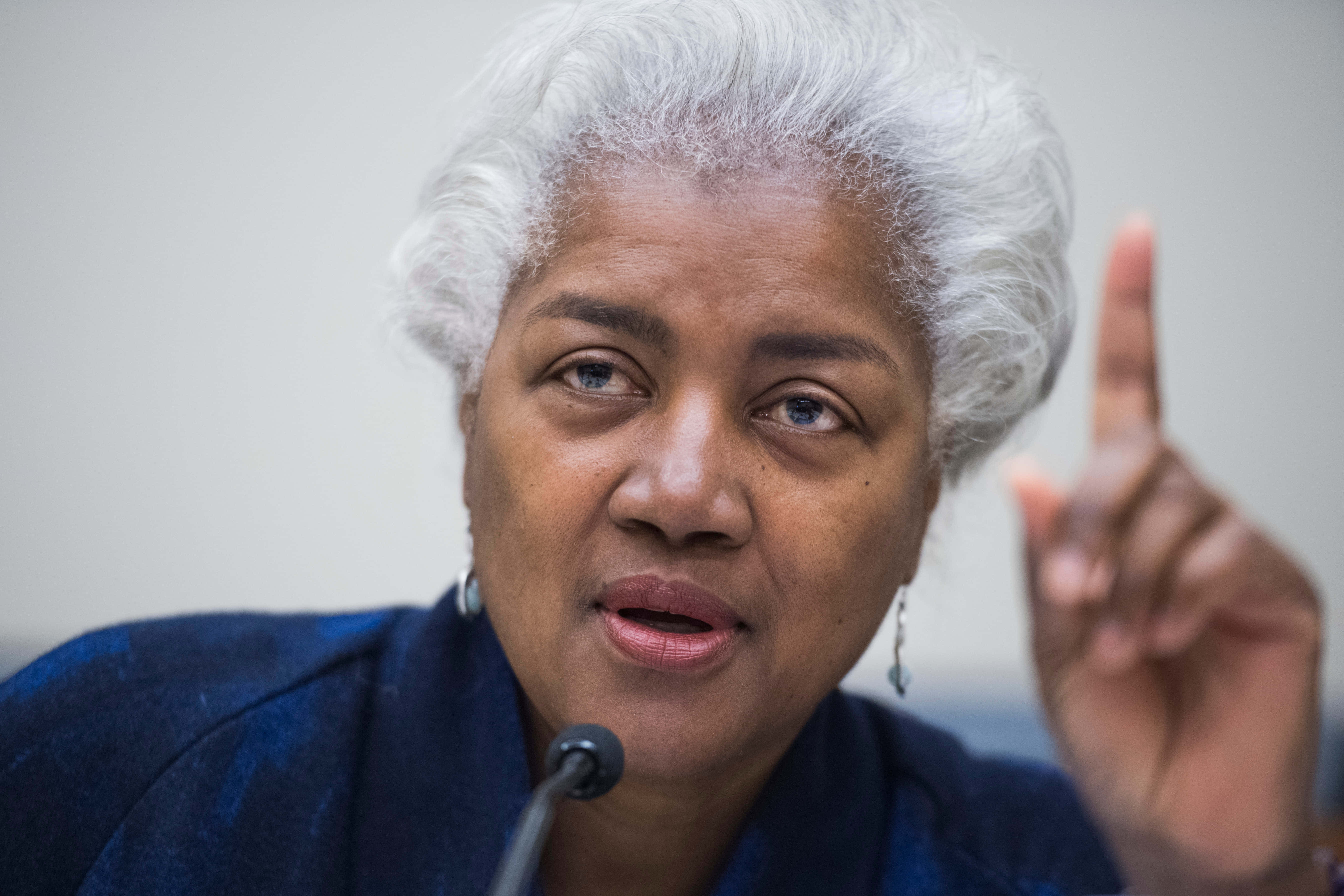 Donna Brazile, white hair, microphone, 5K Desktop Wallpaper