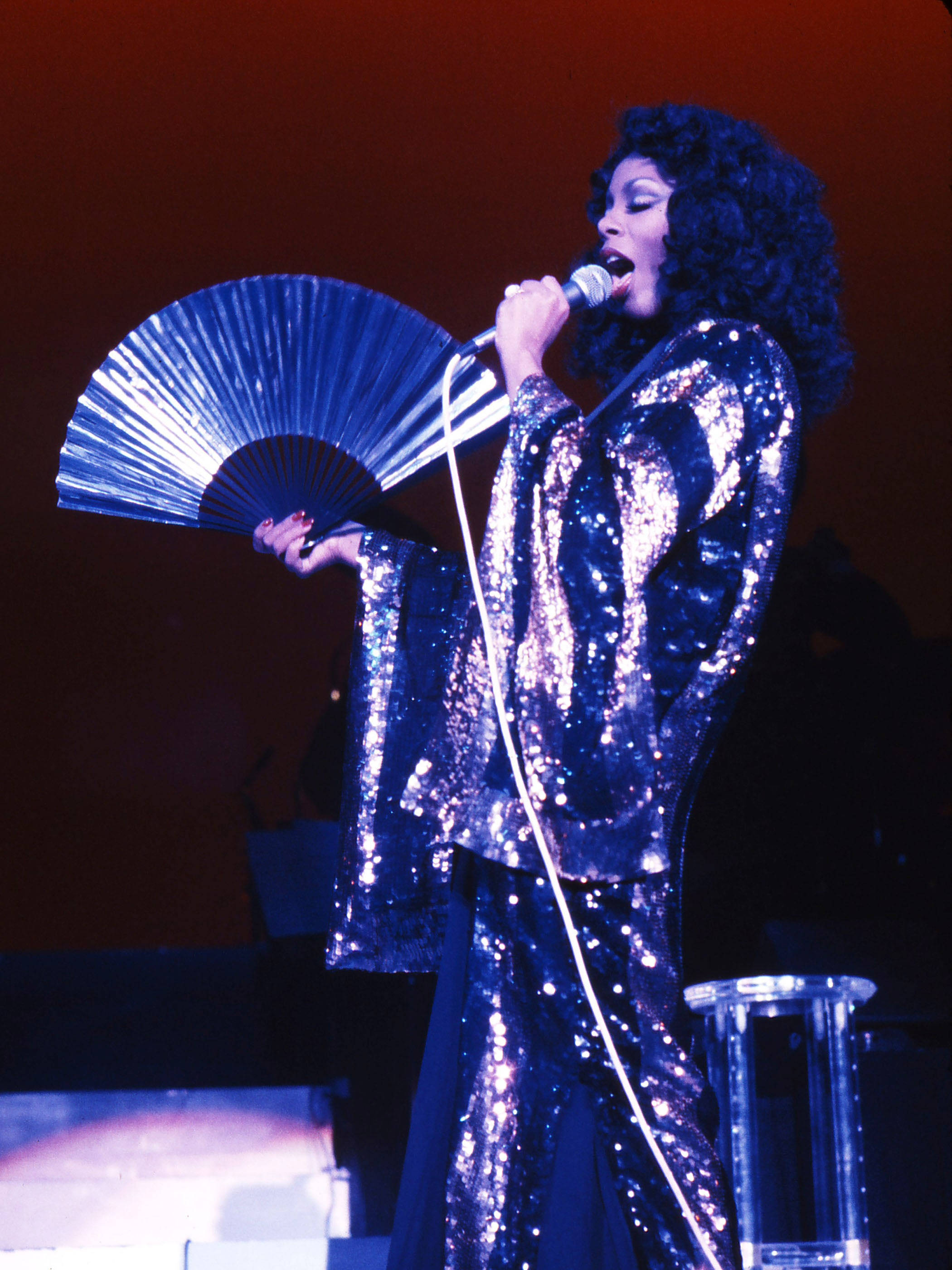 Donna Summer, 1970s Los Angeles, sparkling blue sequined outfit, 2K Phone Wallpaper