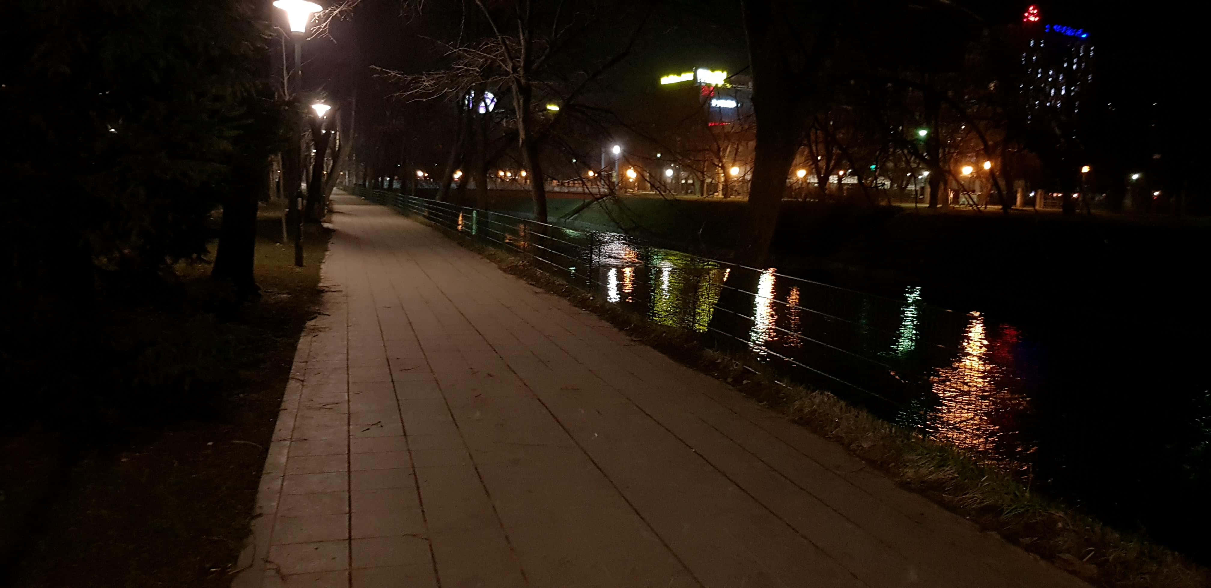 Doomer, nighttime, river, 4K Desktop Wallpaper