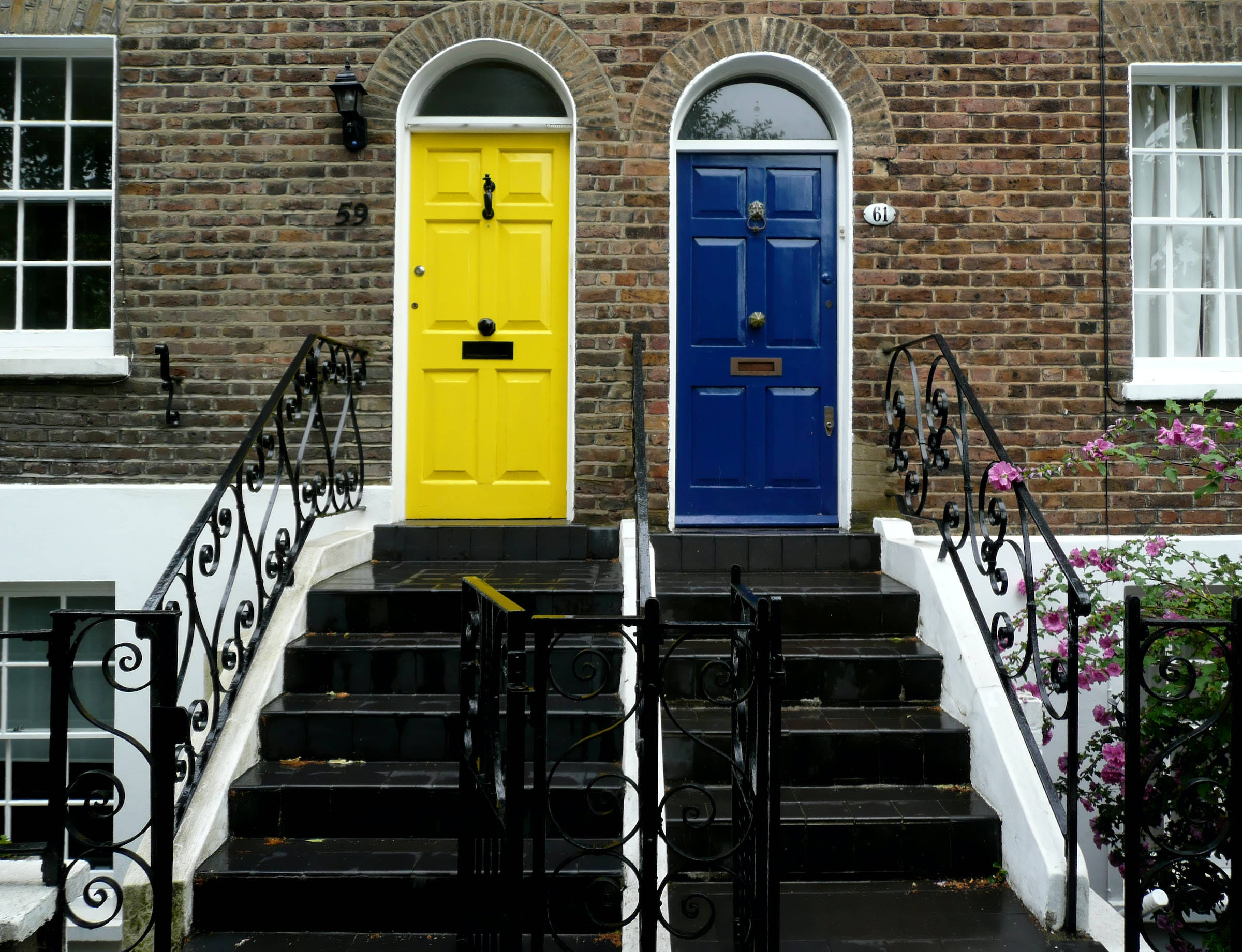 yellow wood doors, blue wood doors, brick walls, Full HD Desktop Wallpaper