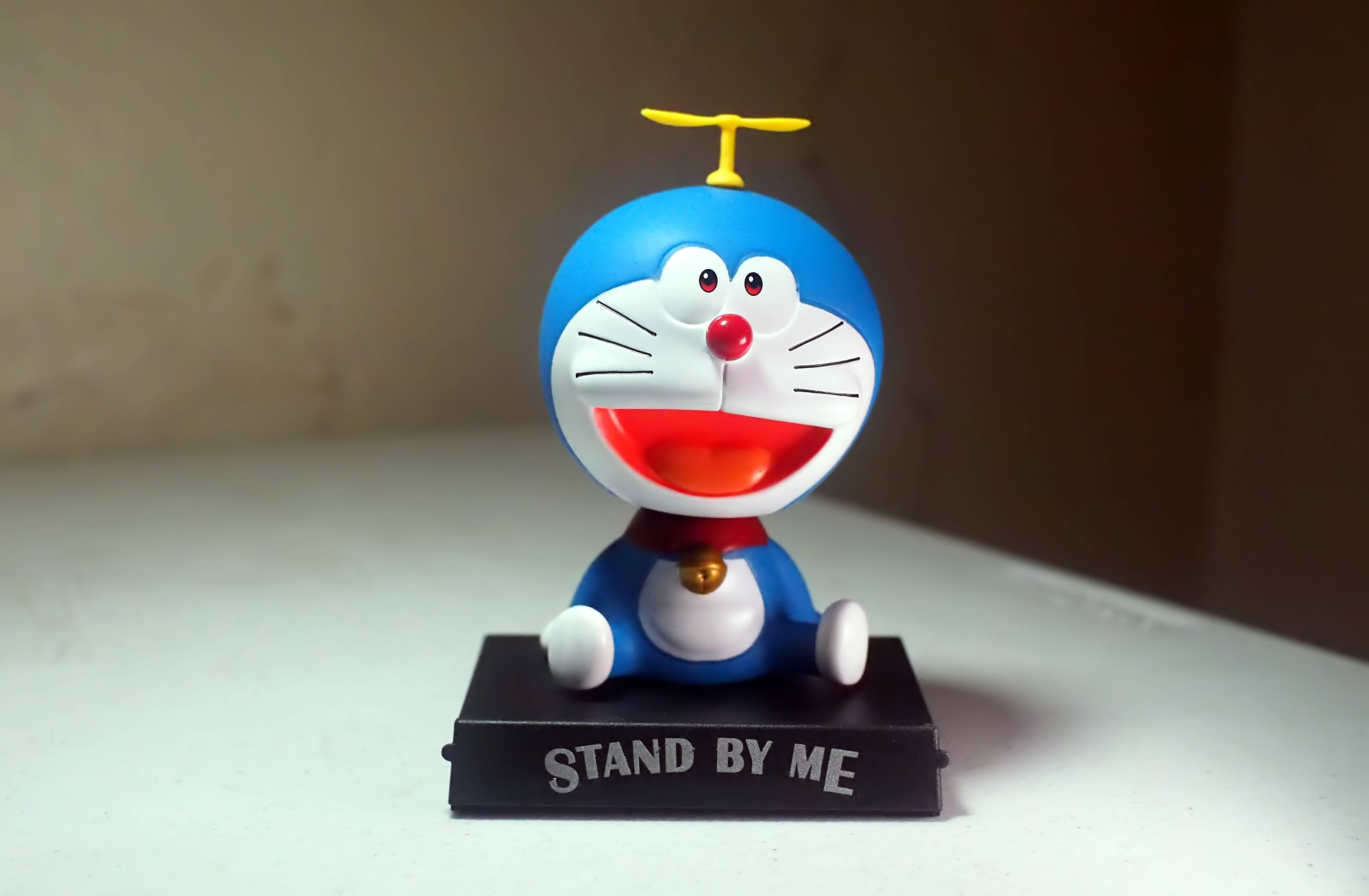 Doraemon, blue robotic cat, yellow propeller hat, 4K Desktop Wallpaper