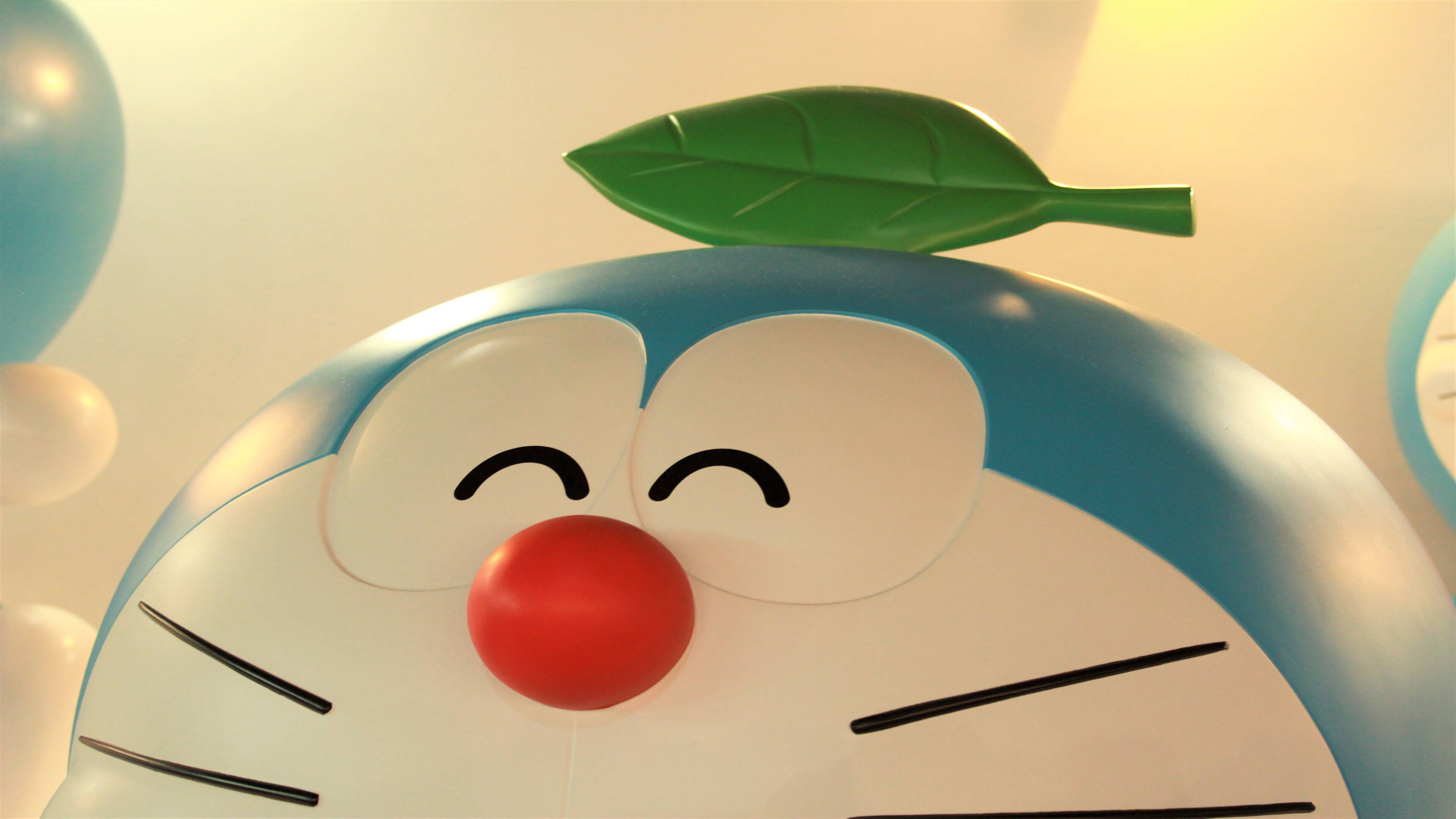 Doraemon, blue robot cat, green leaf, 4K Desktop Wallpaper