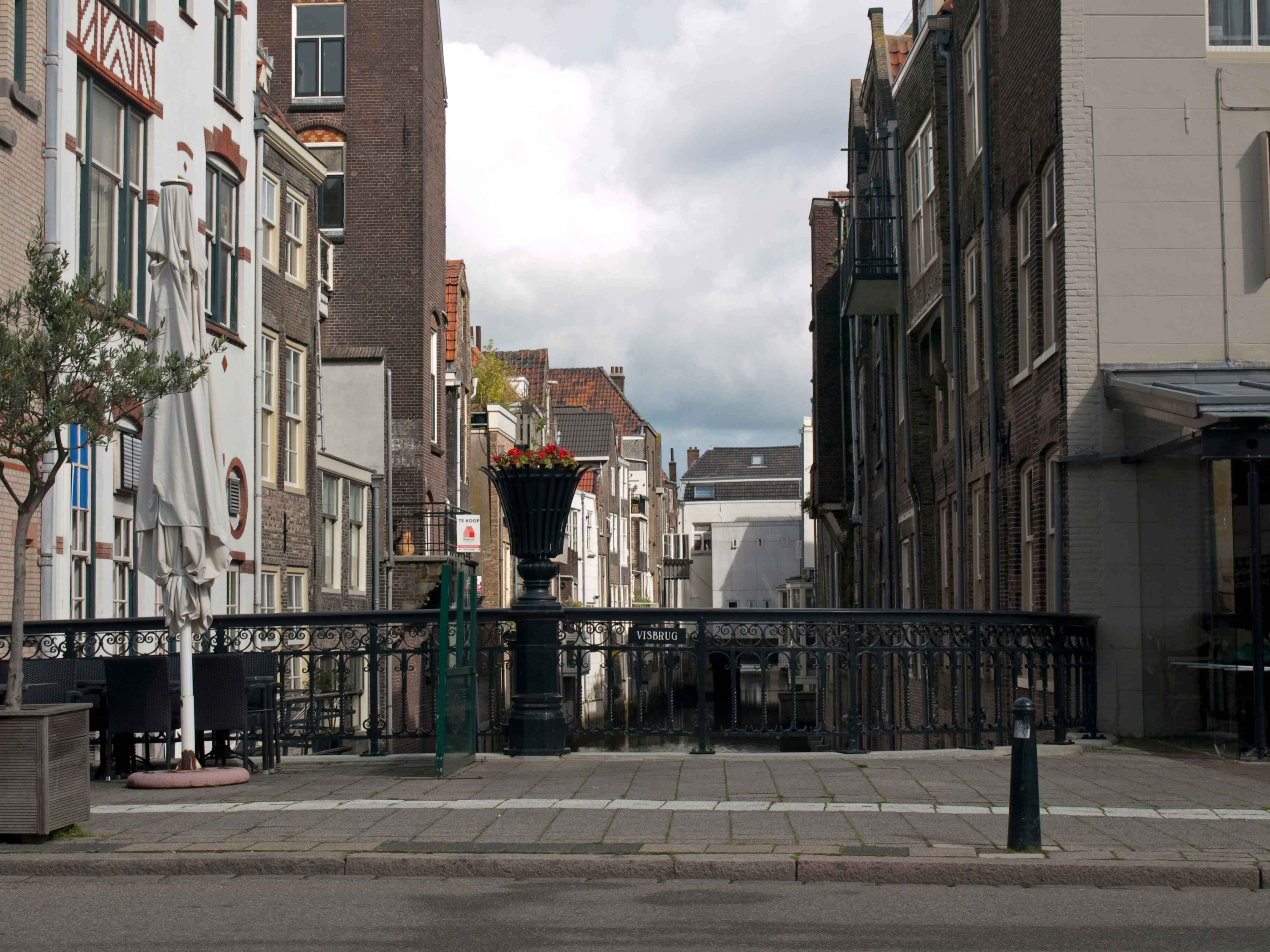 Dordrecht, canal bridge, historic brick buildings, 2K Desktop Wallpaper