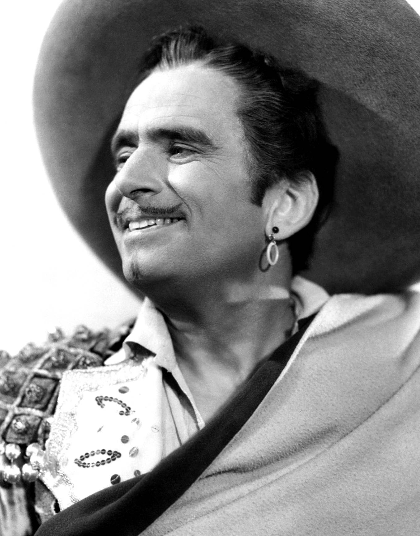Douglas Fairbanks, wide-brimmed hat, ornate embroidered shirt, HD Phone Wallpaper